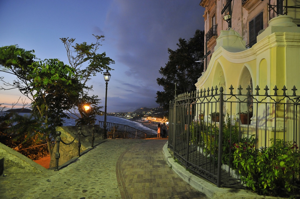 crepuscolo dal monte calvario