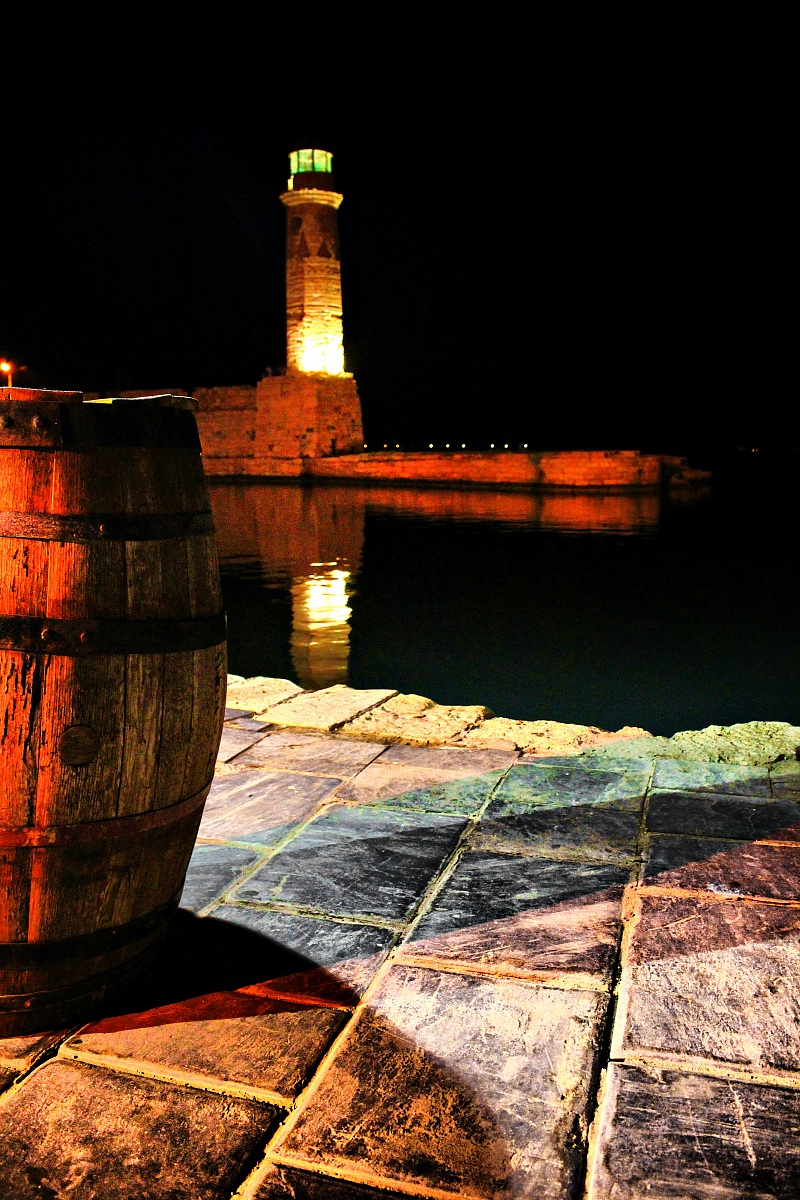 One evening at the harbor ...