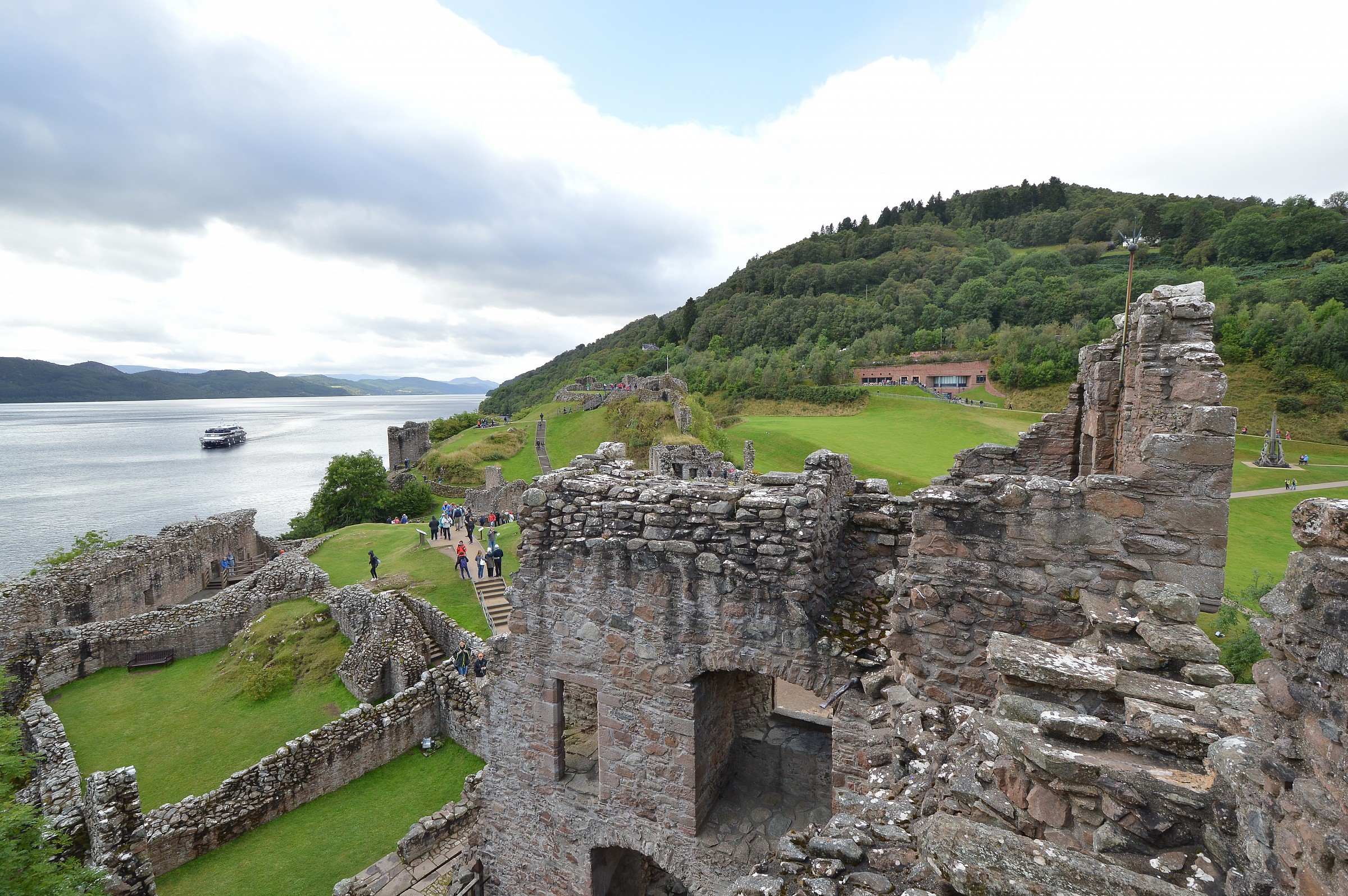 urquhart castle scotland