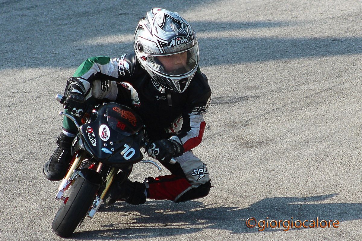 10 piccoli piloti crescono