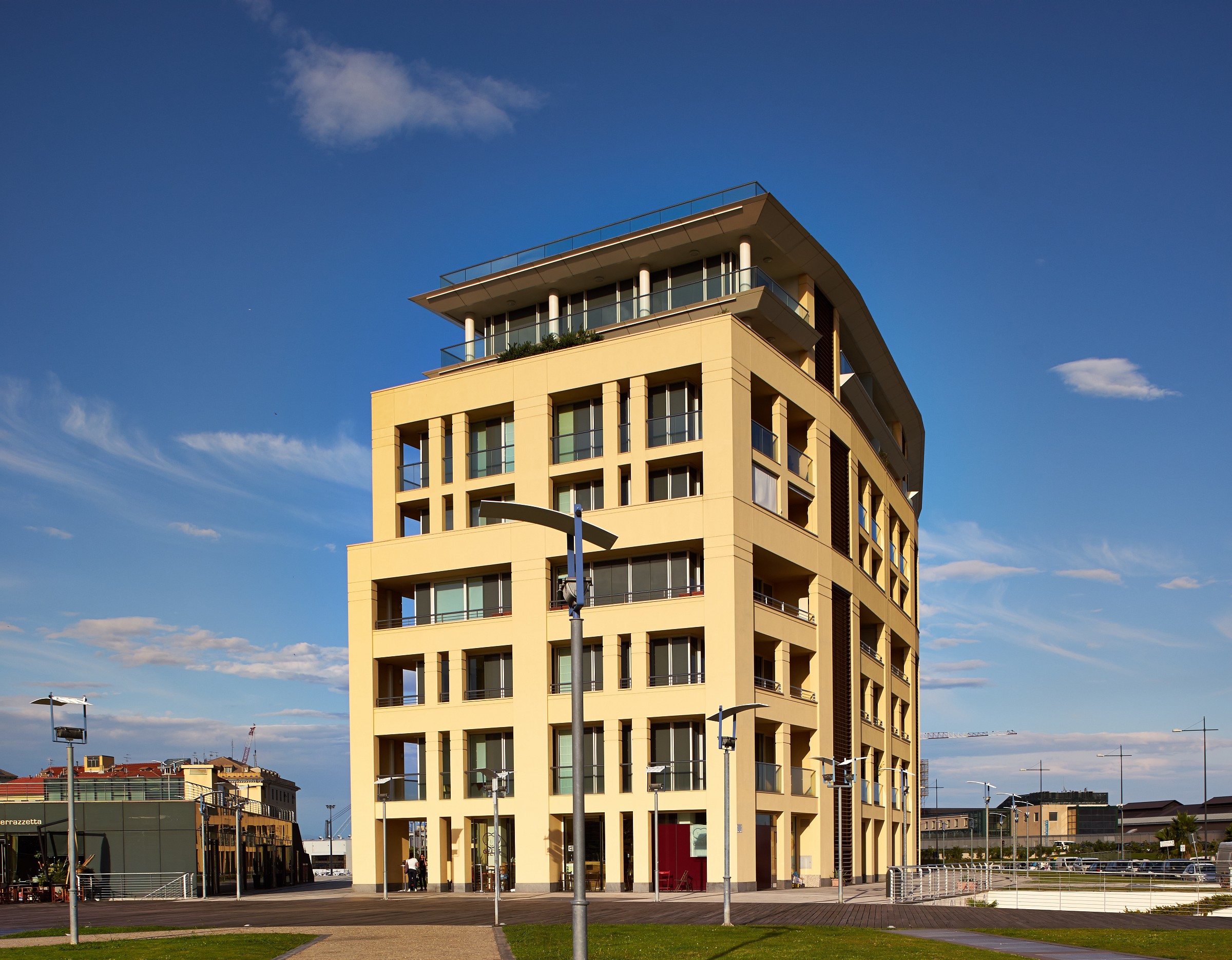 Complesso del Crescent a Savona - Sony A7r - 1 - colore