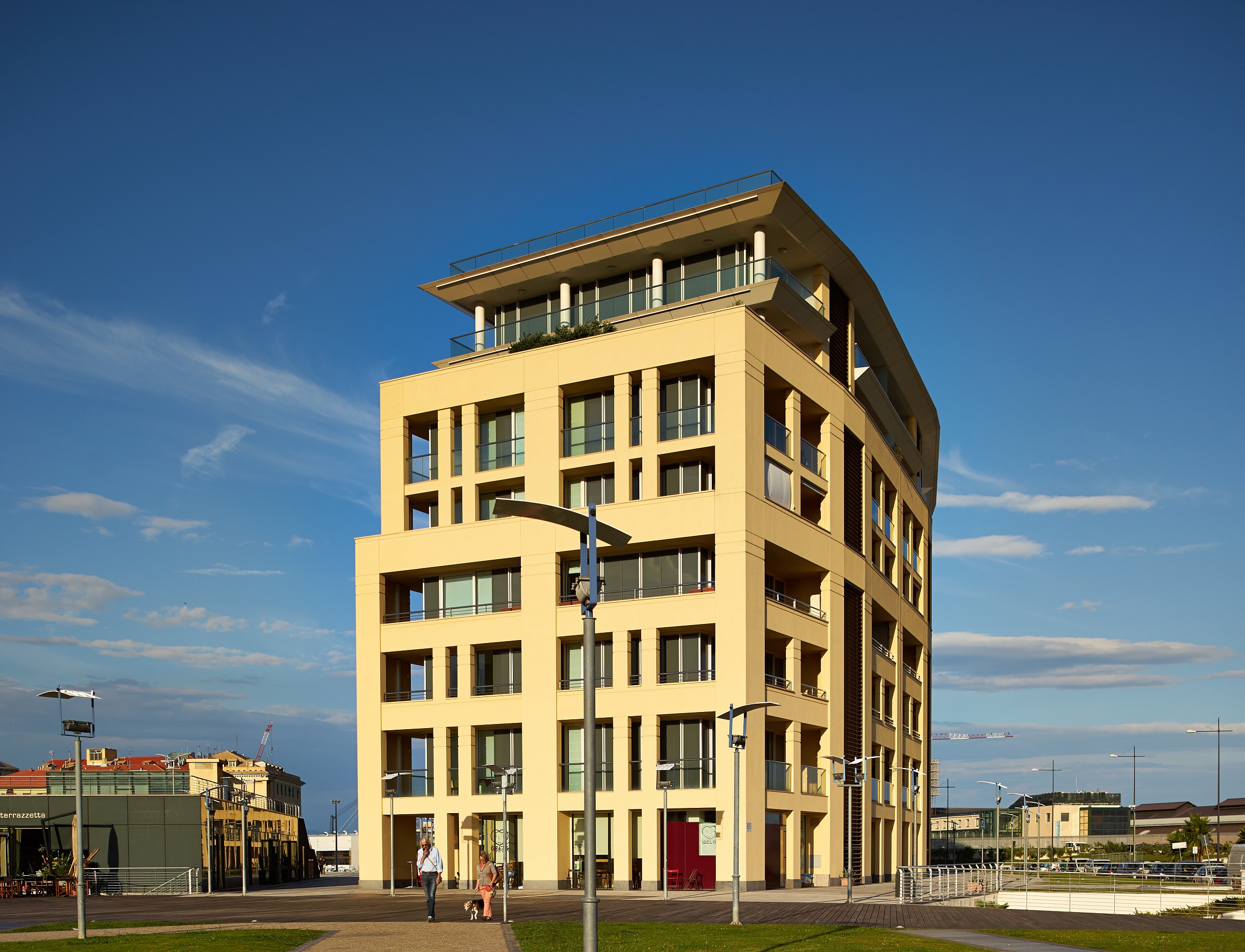 Complesso del Crescent a Savona - Sony A7r - 2 - colore