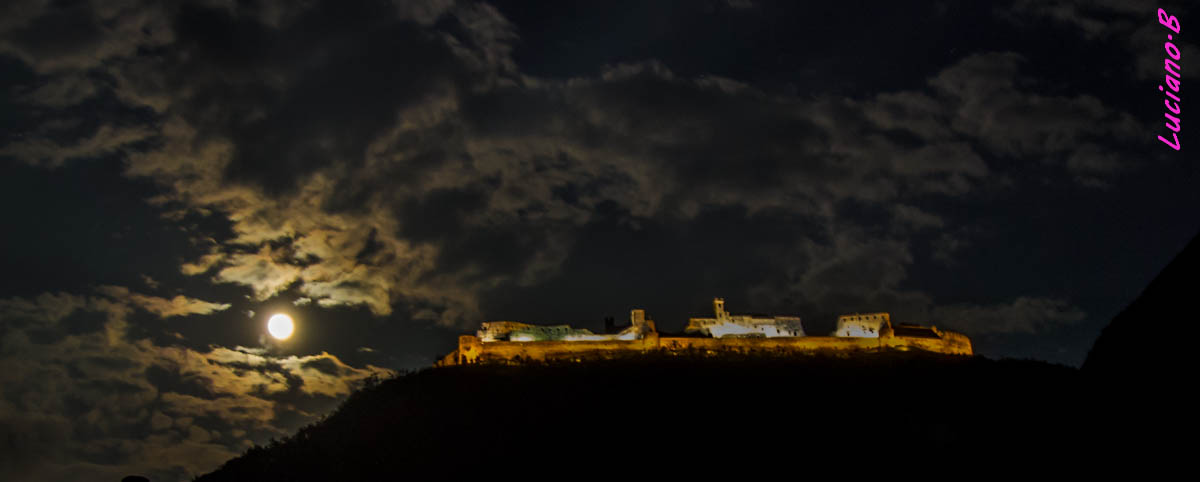 CastelBeseno (illuminato dalla luna)
