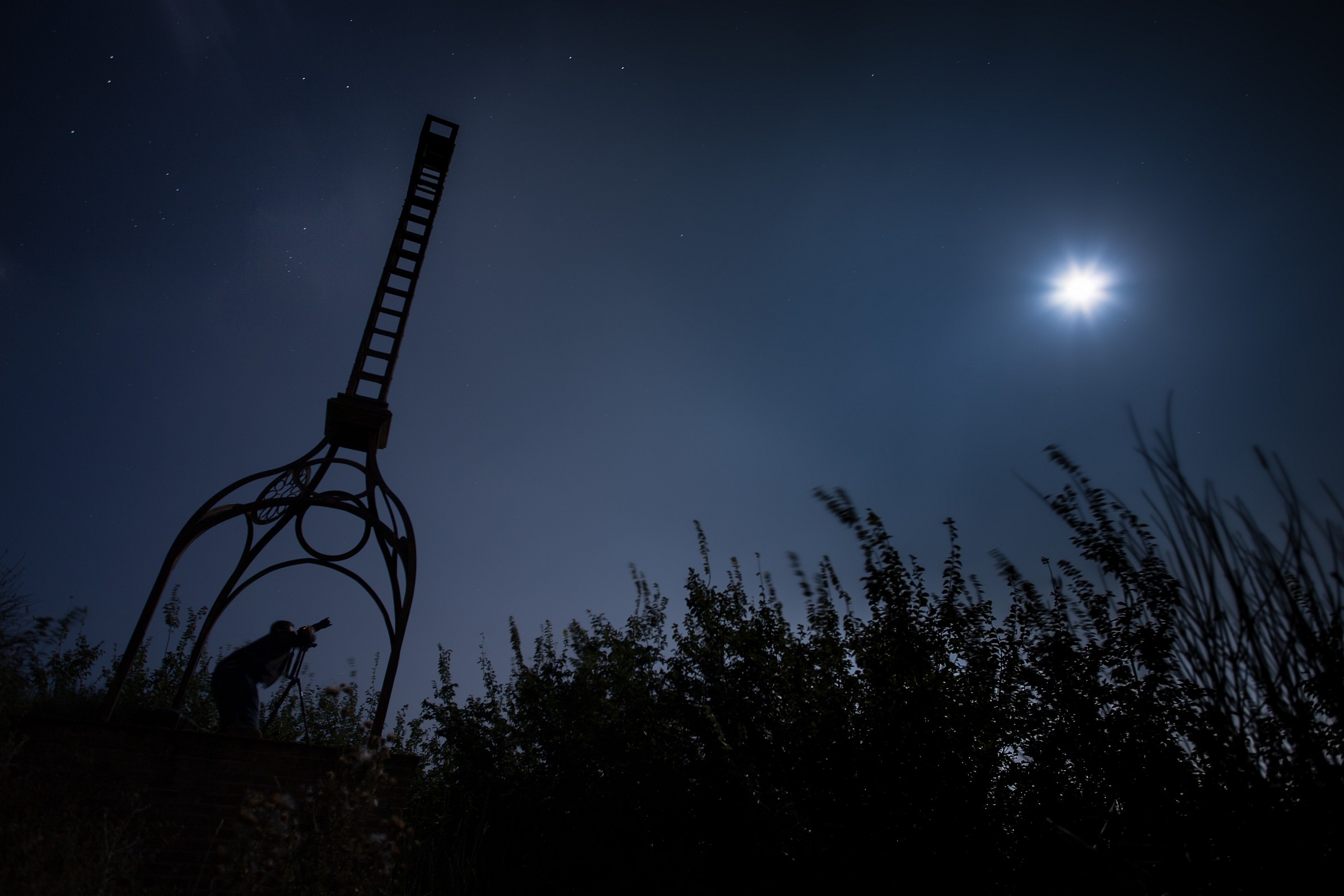 trying to catch the SuperMoon