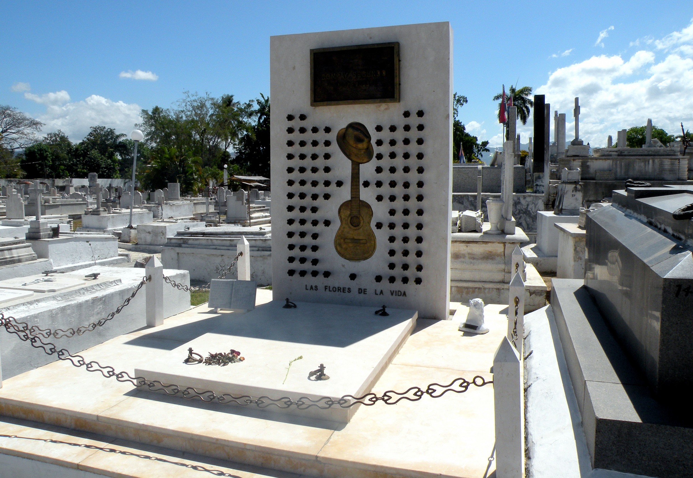 The tomb of Compay Segundo