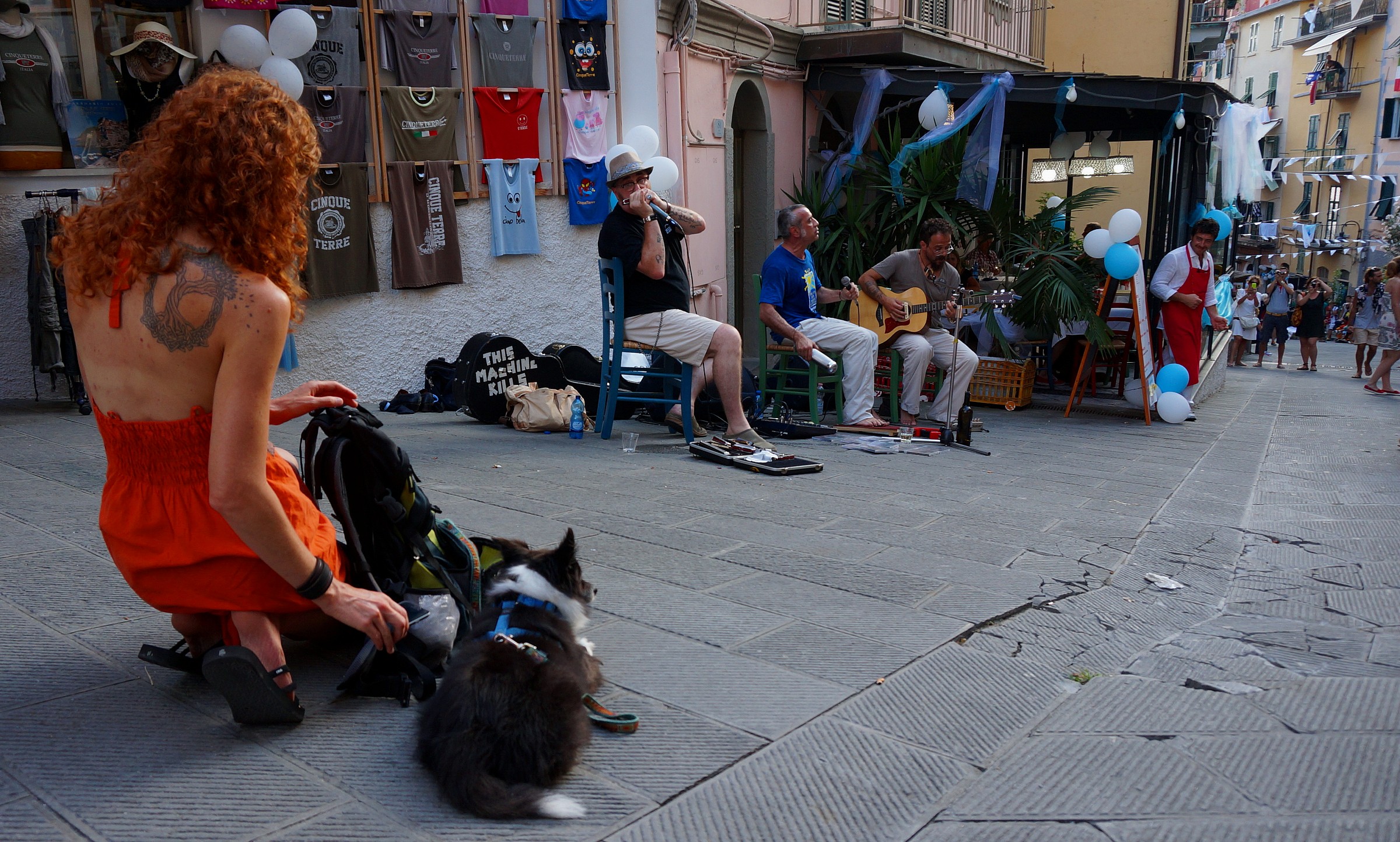 Look, this young lady!