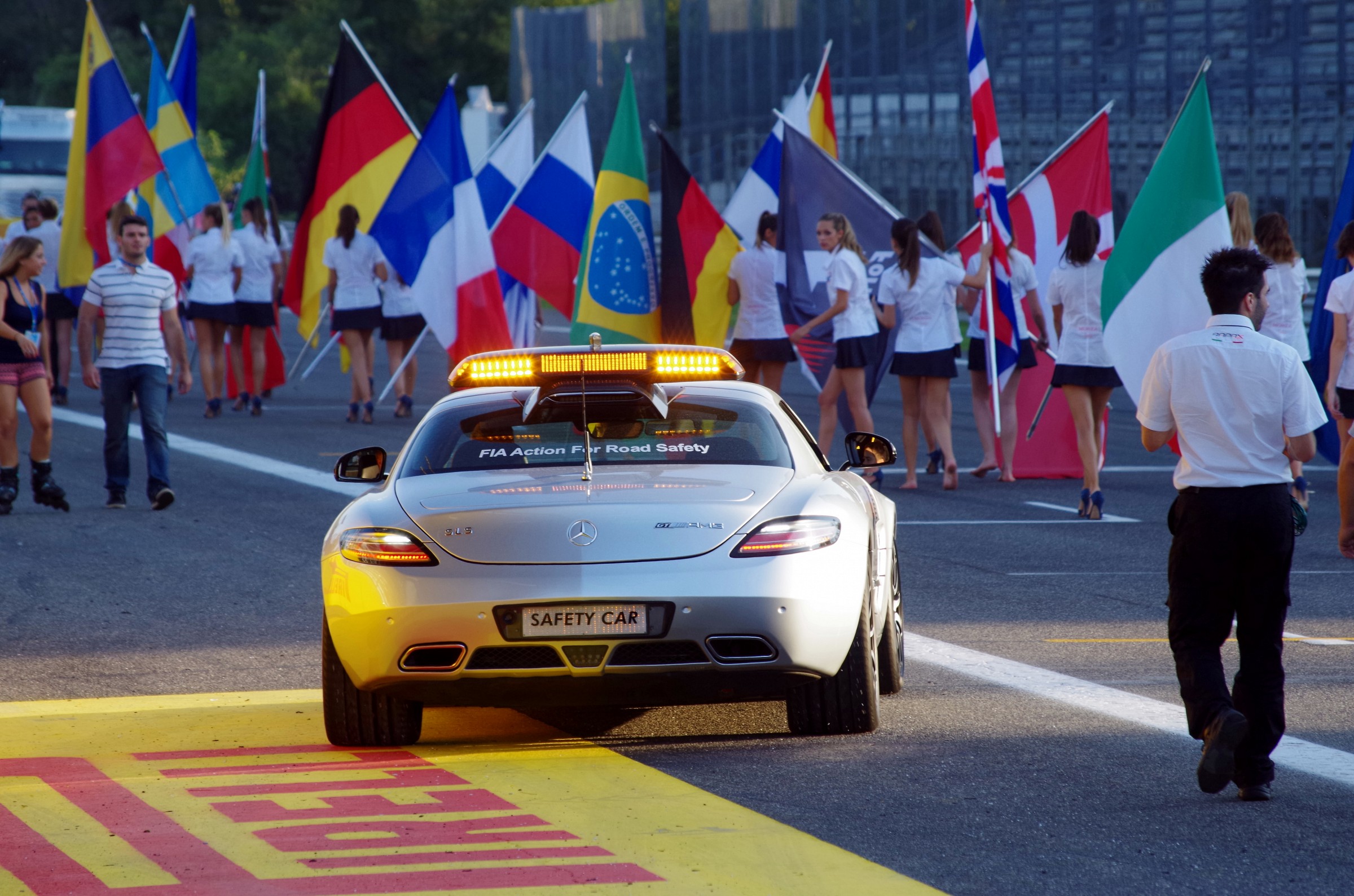 F1 safety car