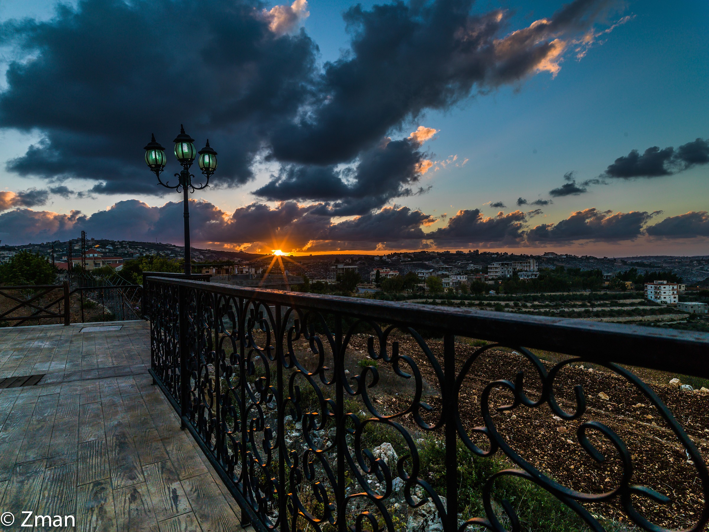 Guardando dal gazebo al tramonto