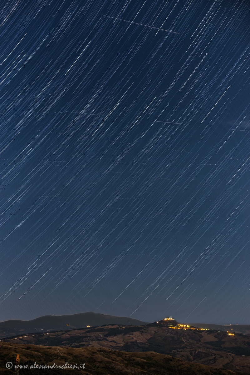 star trail val d'orcia , dal balcone dell 'hotel