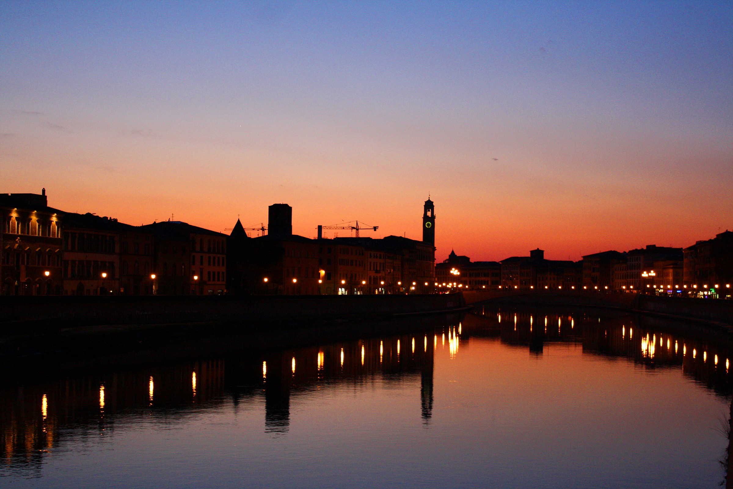 Pisa Tramonto sui lungarni 2