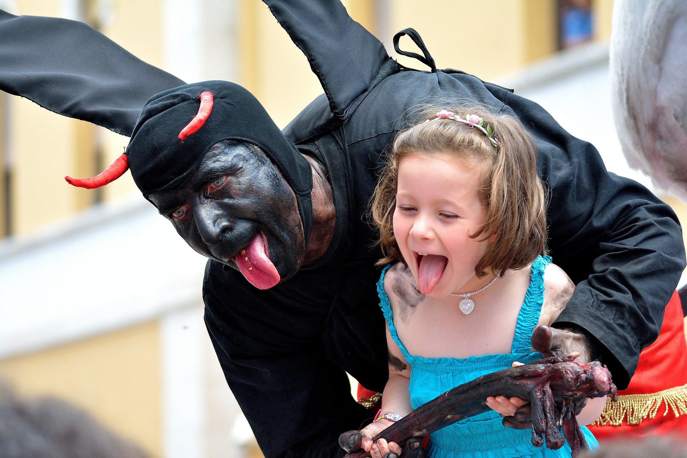 Il diavolo e la bambina