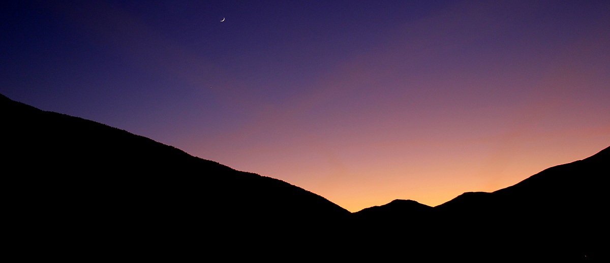 La luna e il tramonto