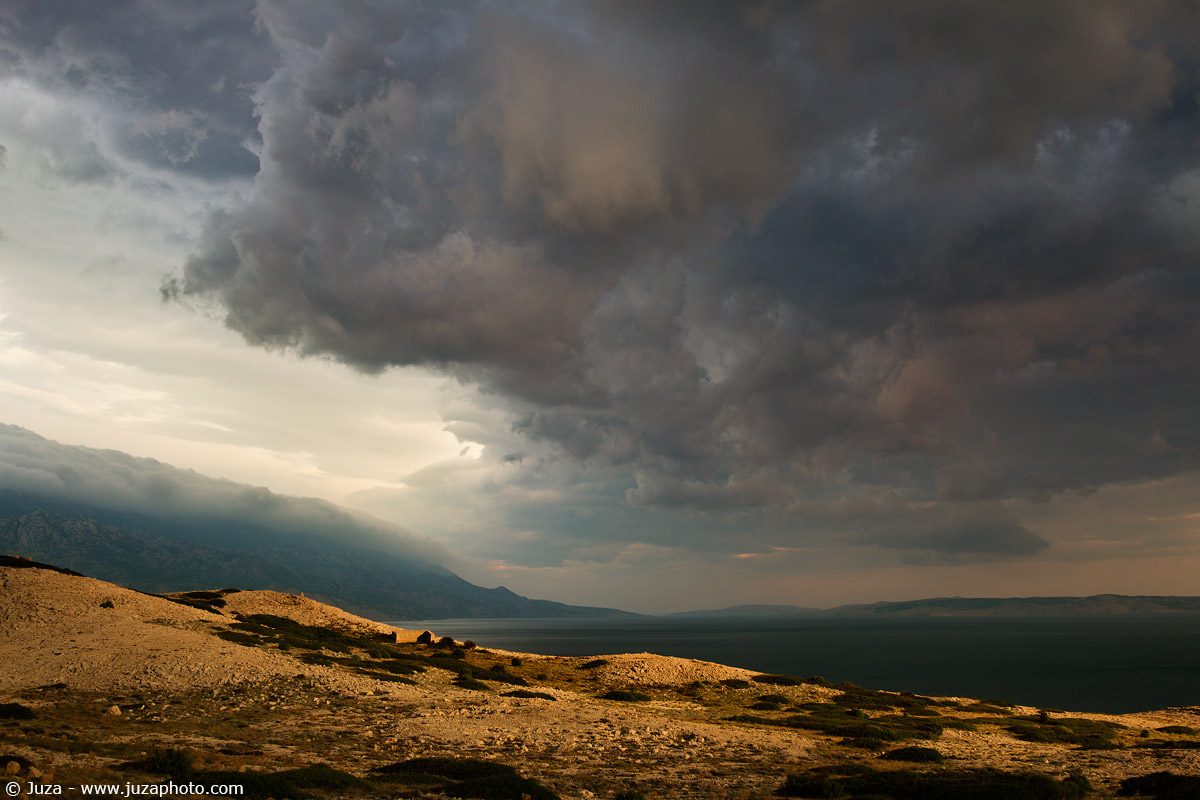 Cielo tempestoso sull'Isola di Rab, Slovenia