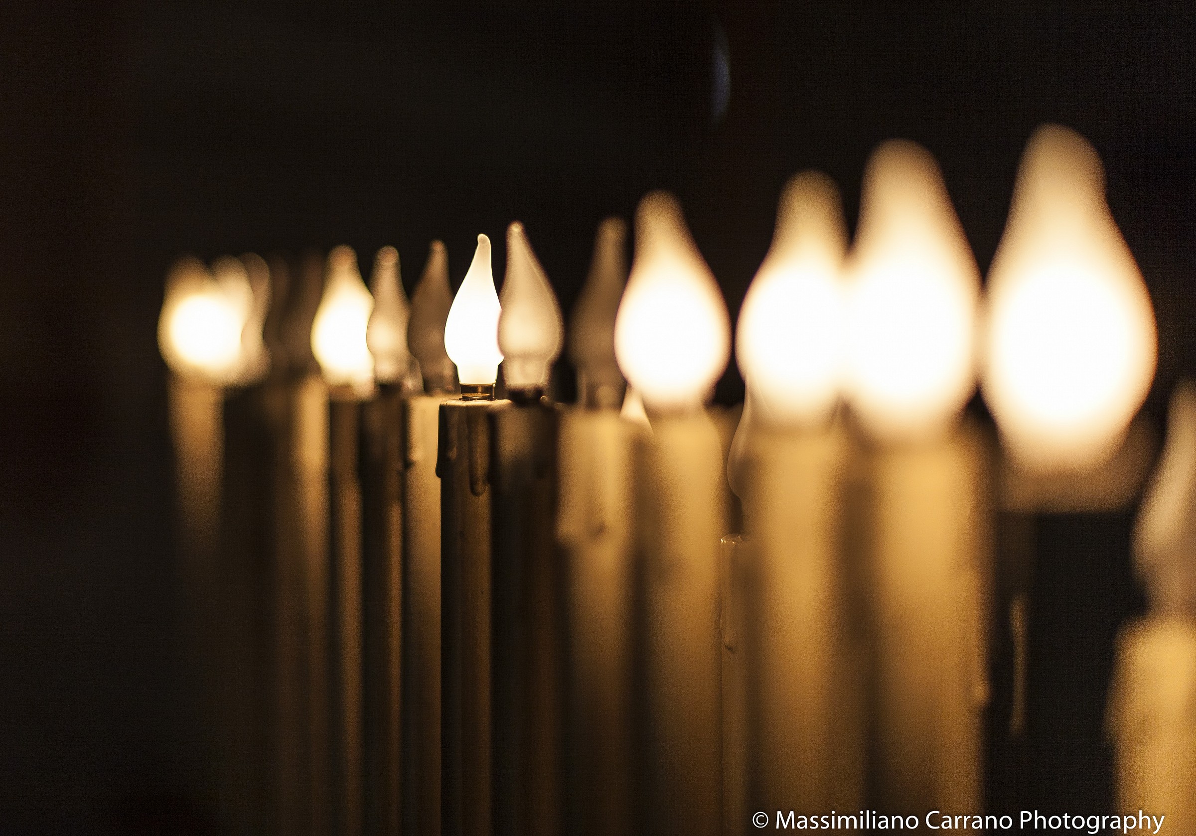 In chiesa giocando con la profondità di campo