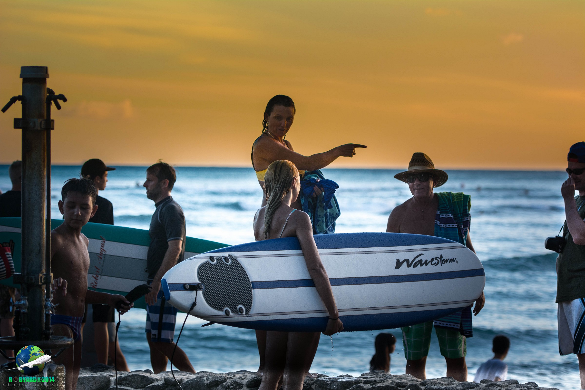 Honolulu: Surfare al tramonto