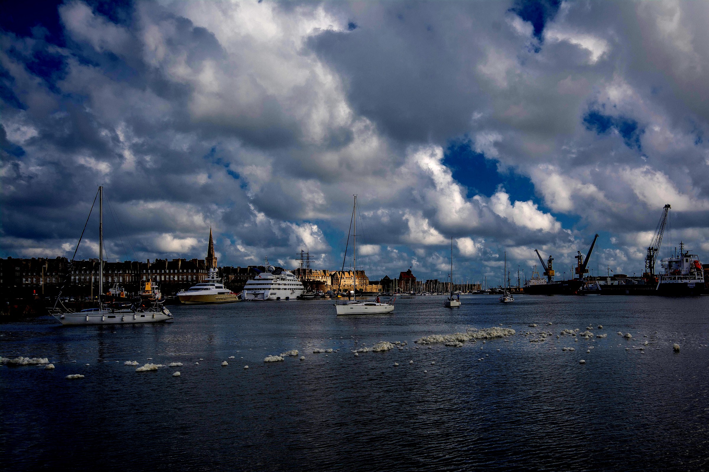 un lama di luce.................