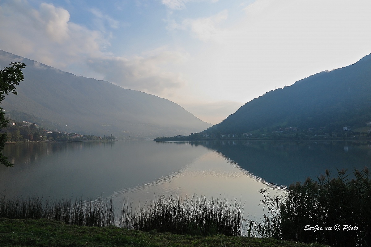 ..incastri di ombre, di laghi, di montagne..