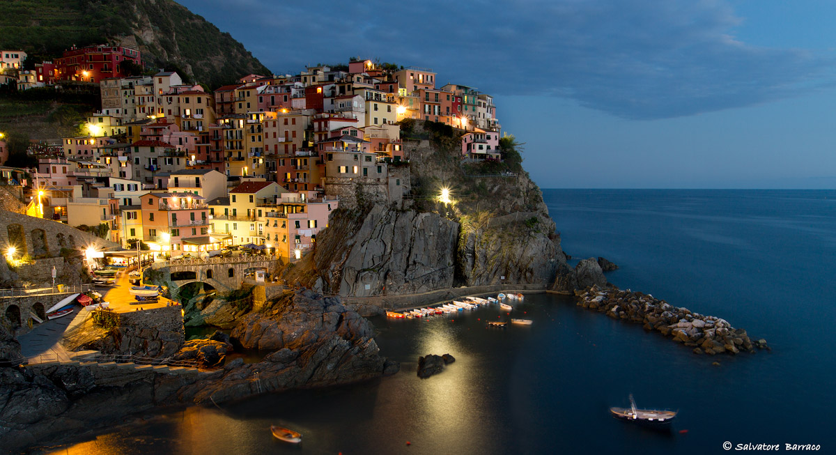 Manarola by night ..
