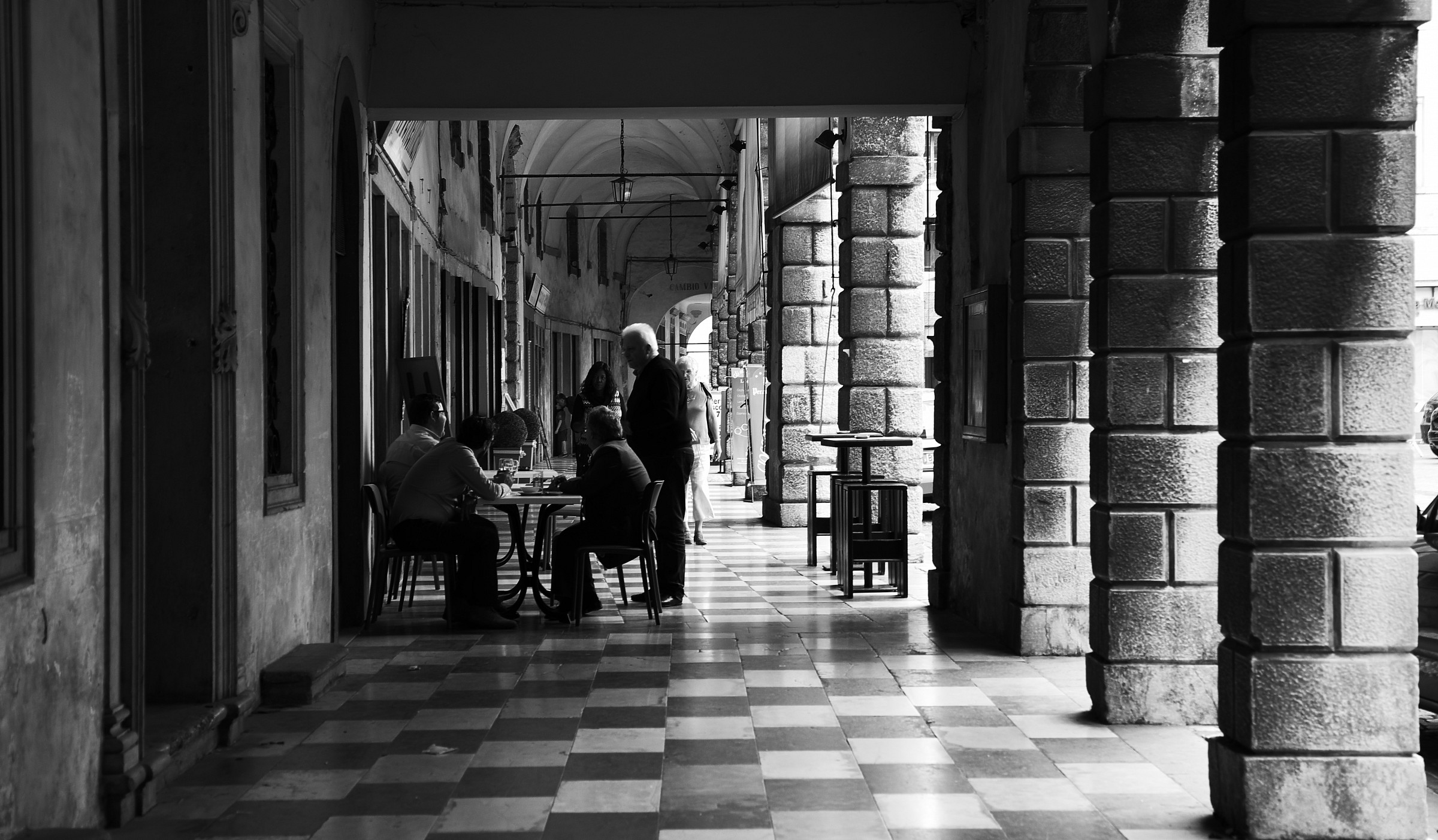 Eravamo 4 amici al bar.....