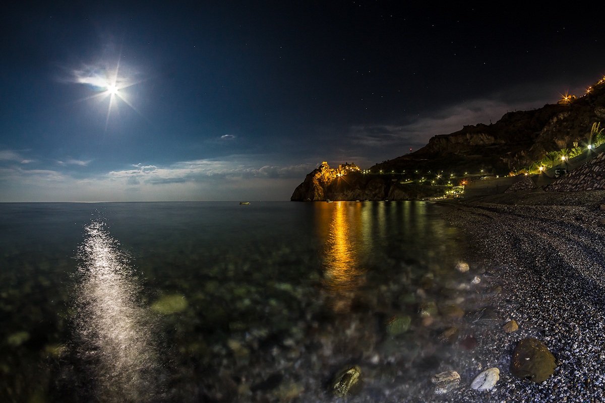 S. Alessio Siculo under the moon