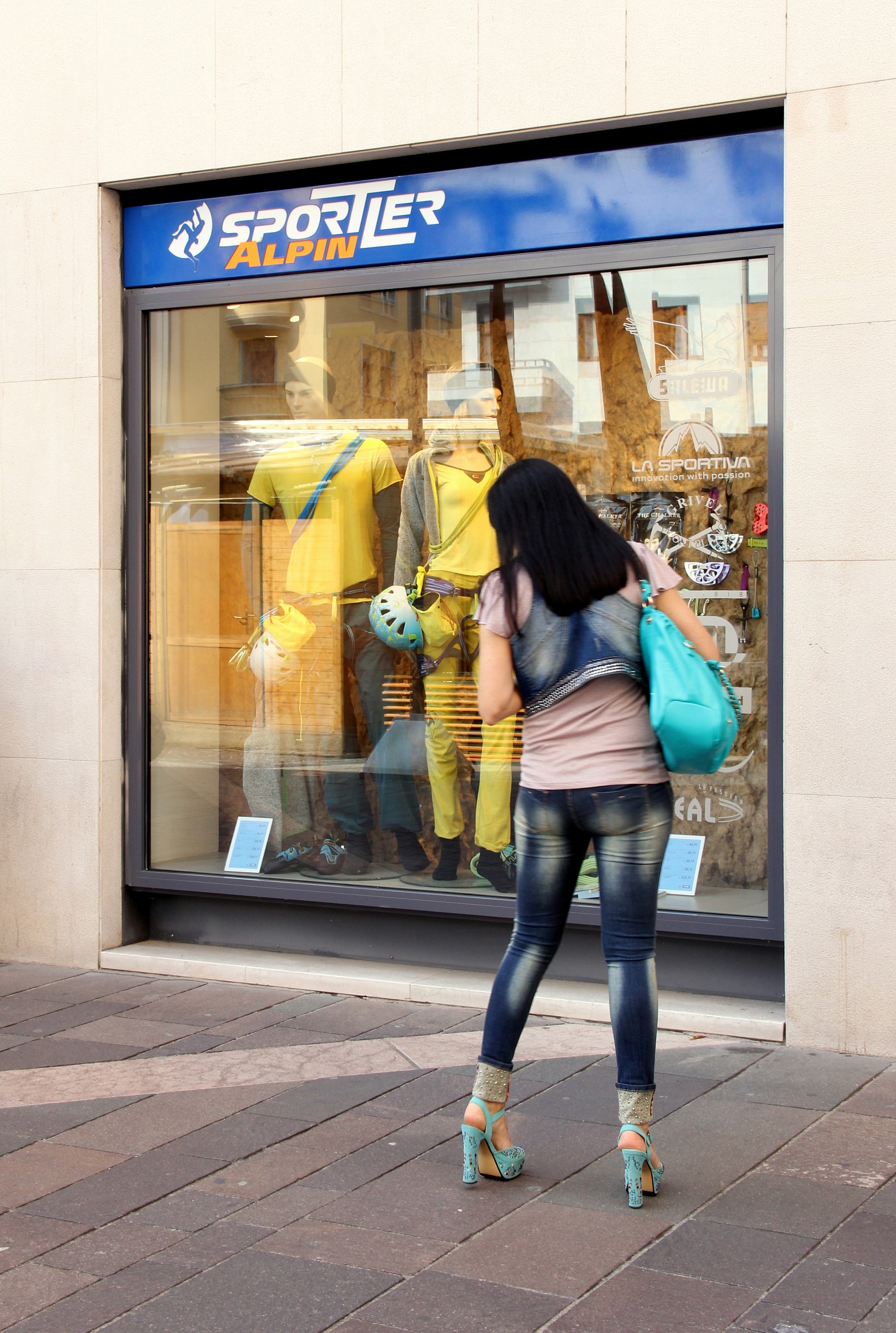 Lokk in the morning !!