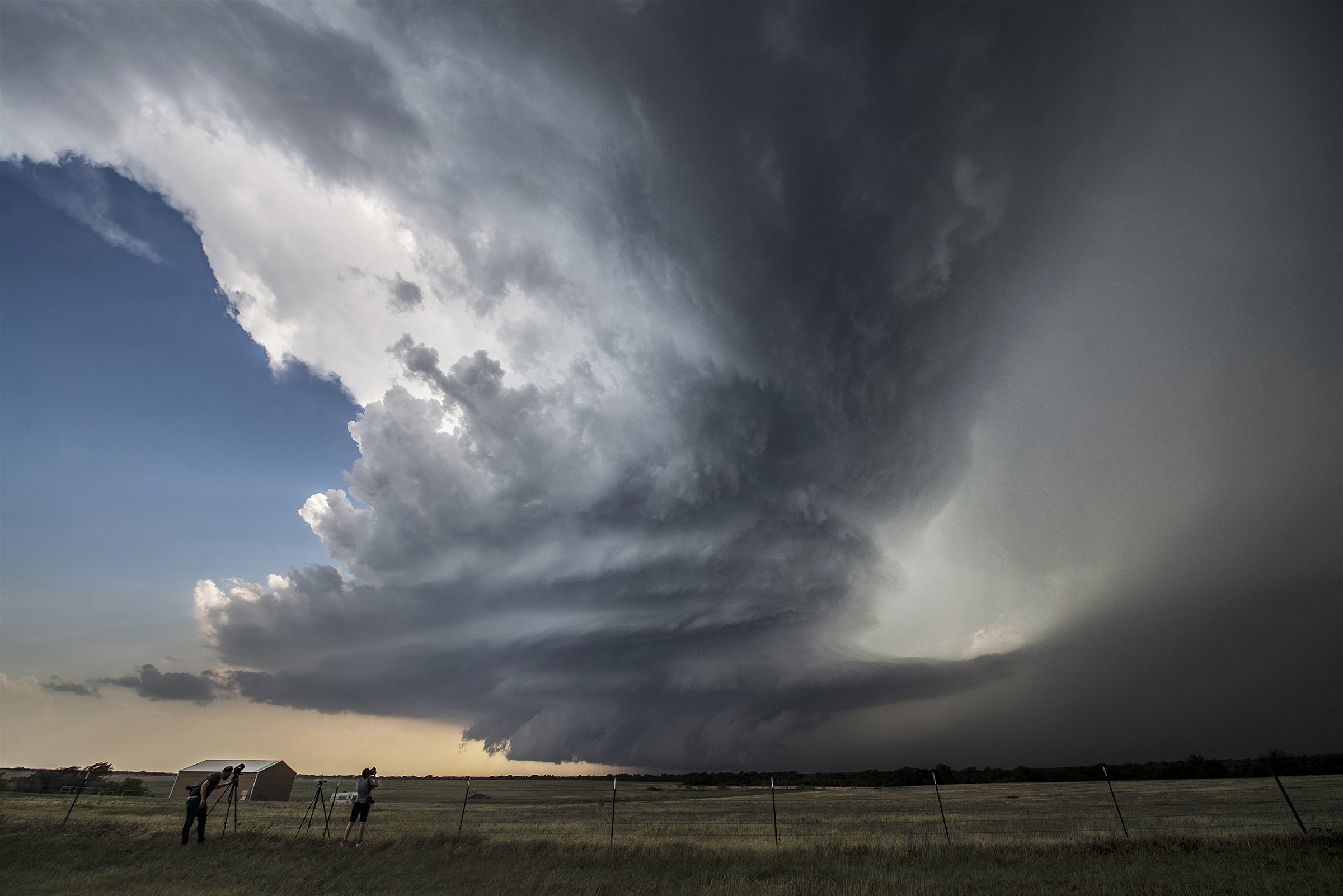 Extremely photogenic supercell Henrietta Texas May 2014
