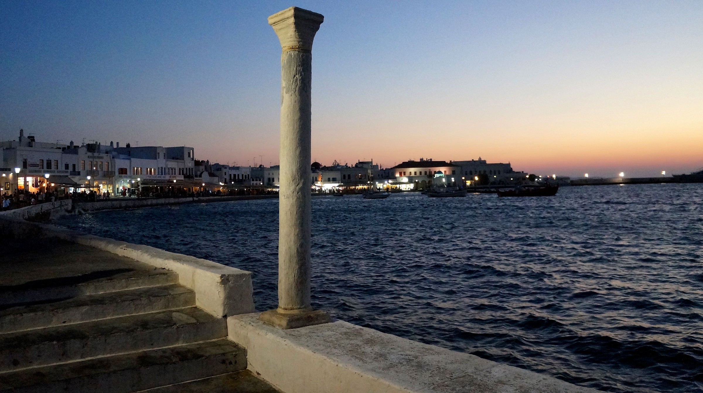 Mykonos-colonna sul mare Egeo-