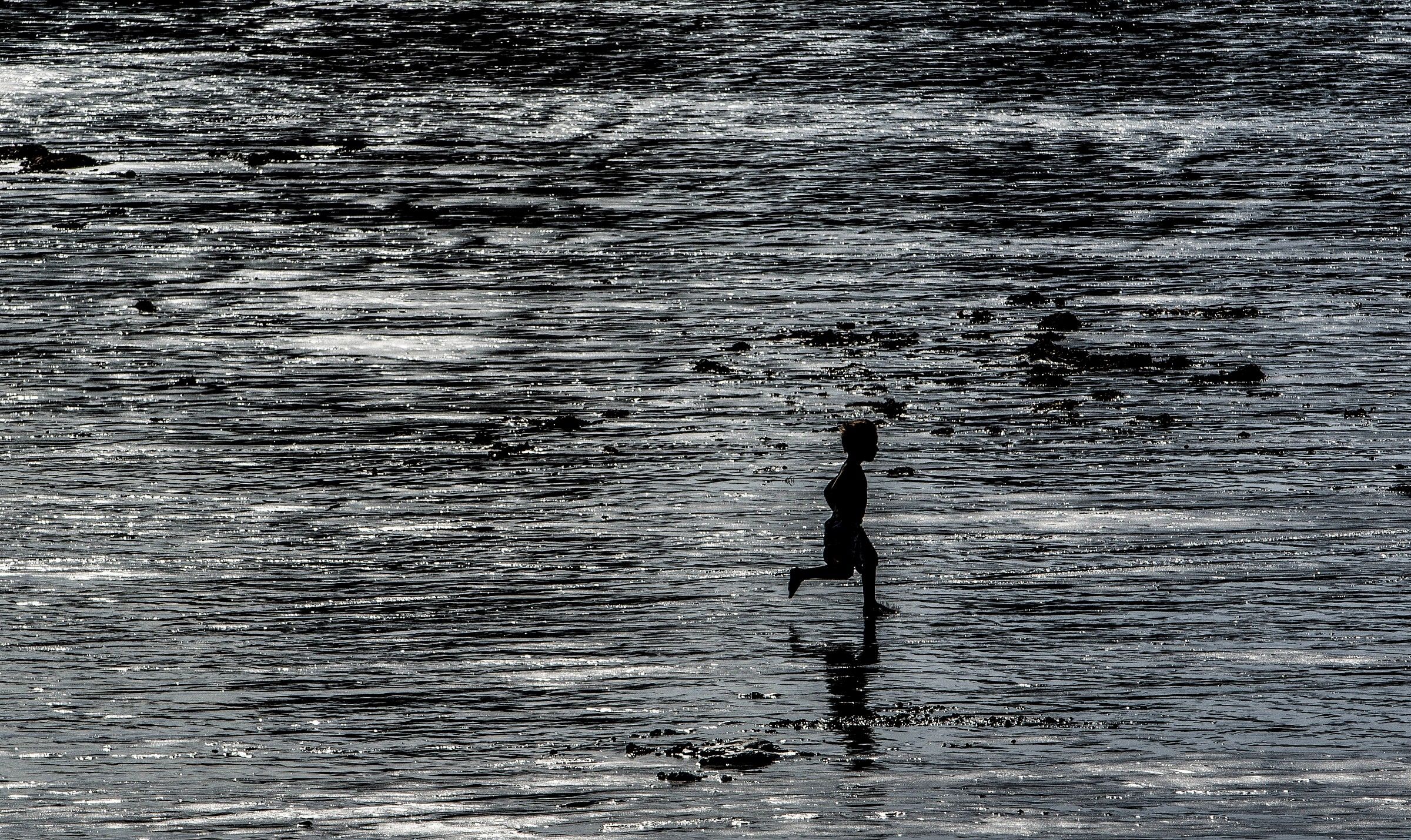 fast in the black fluid................