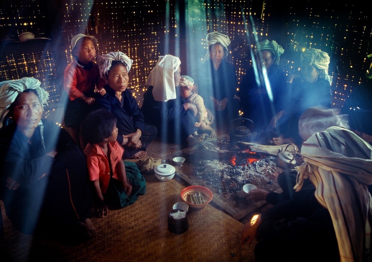 Shan State - Pao ethnic group, women around the fire