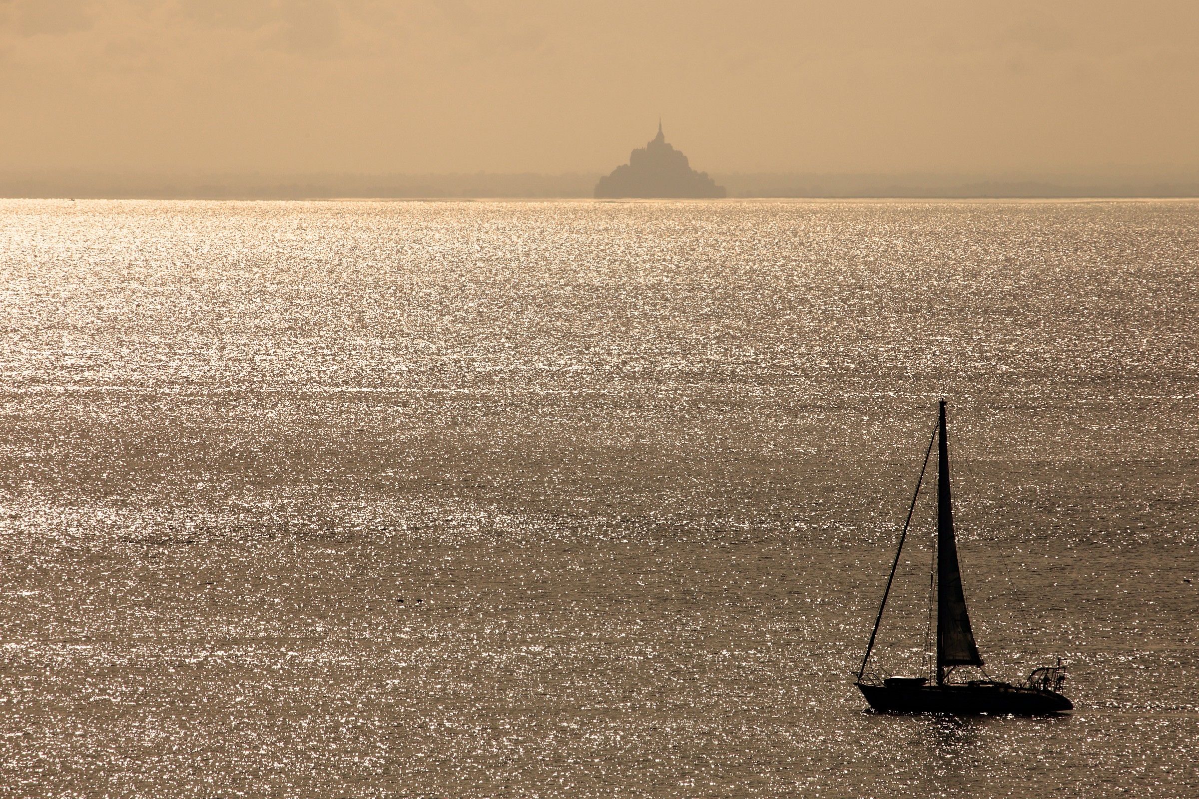 Controluce su Mont Saint Michel