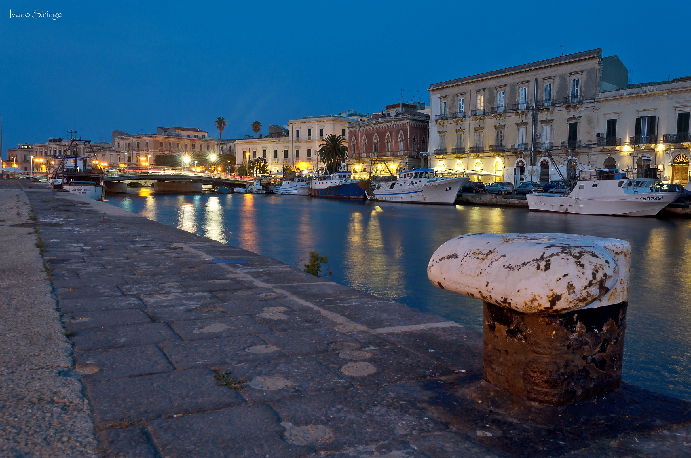 Now blue on the new bridge to ortigia
