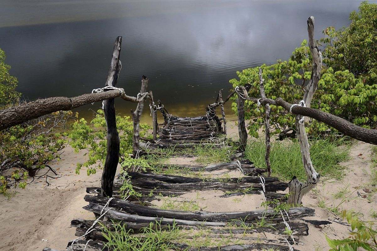 Una scala verso il buio profondo