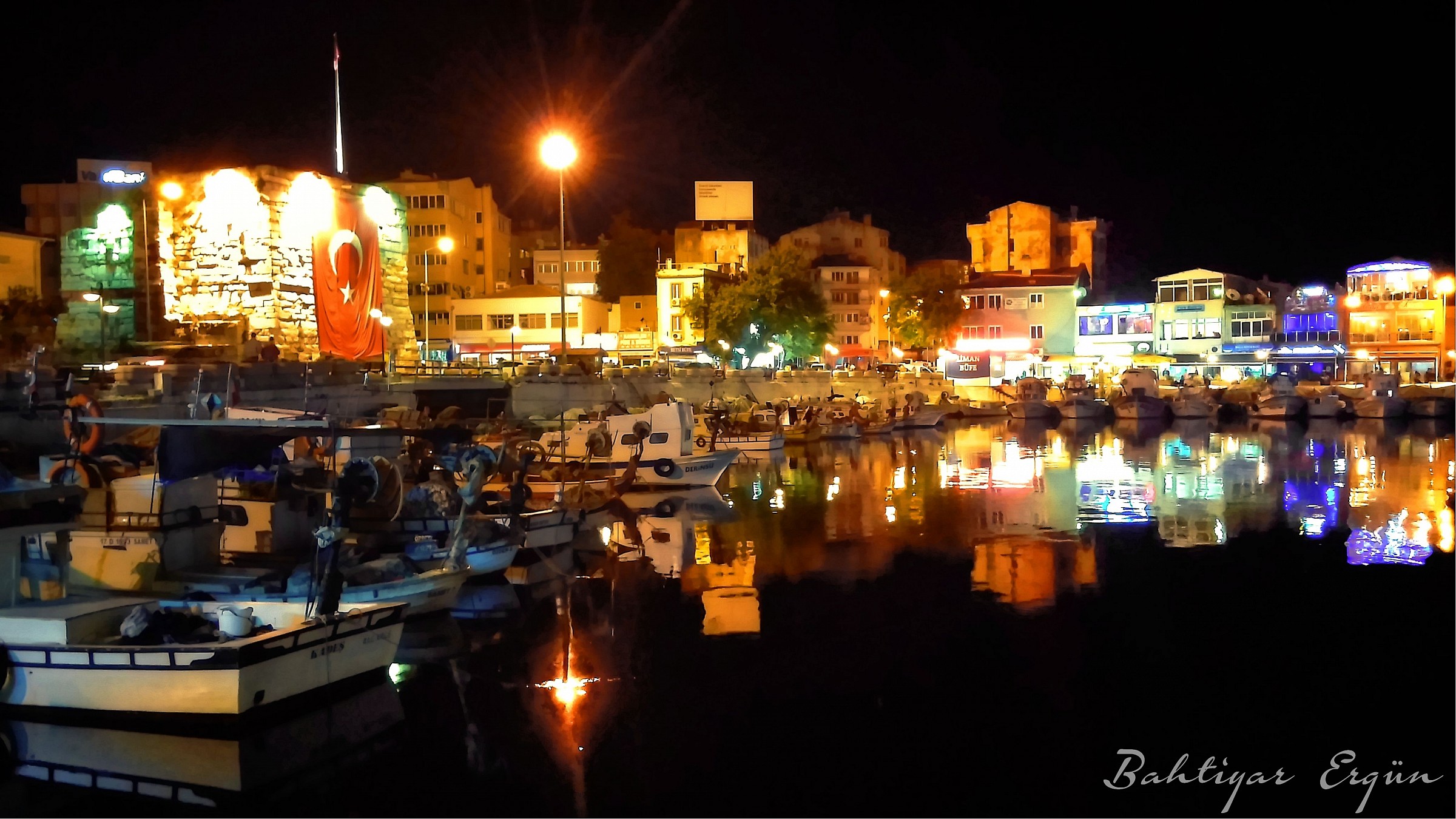 Gallipoli Harbour / Turkey