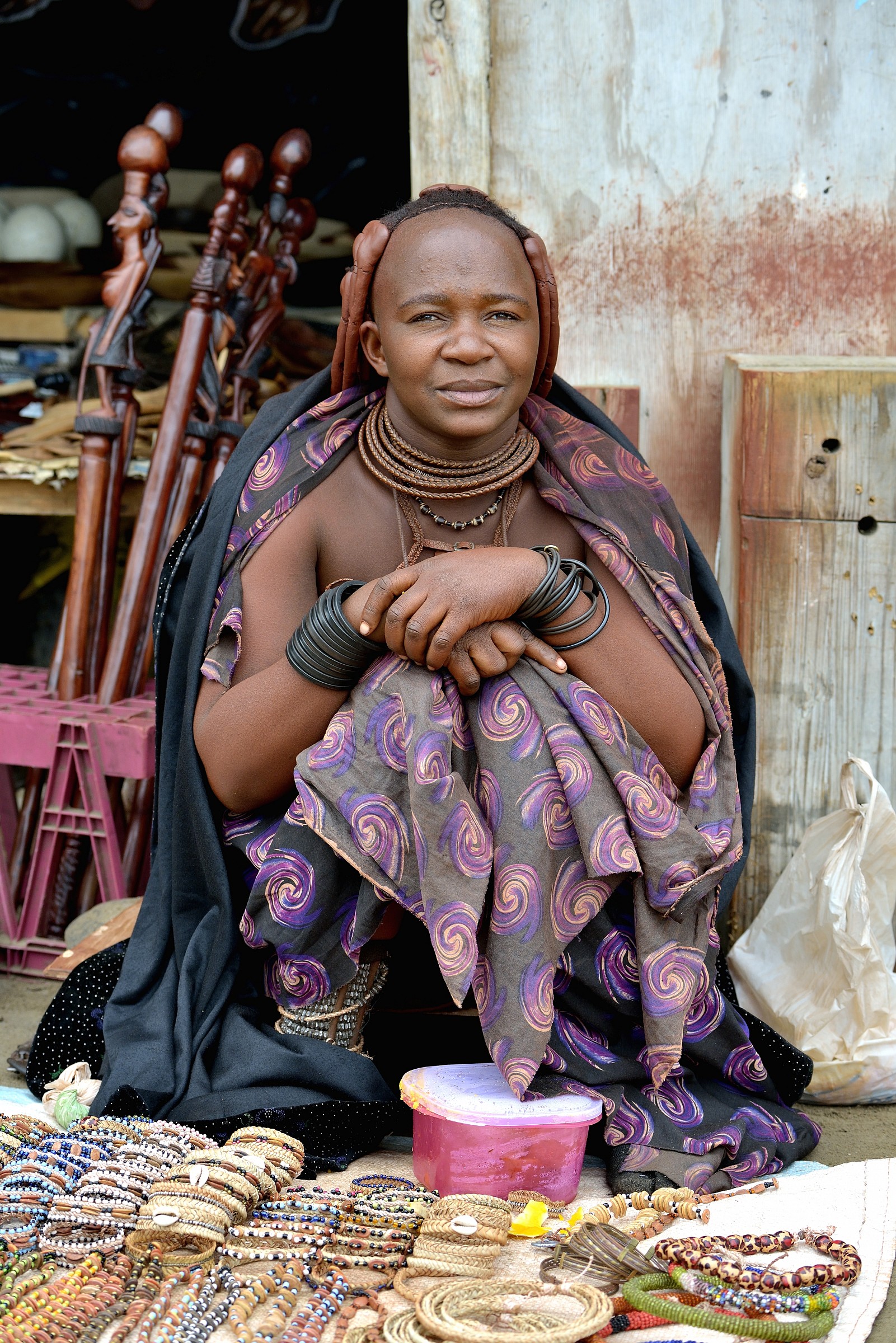 Skeleton coast - Donna Himba al porto di Walvis Bay