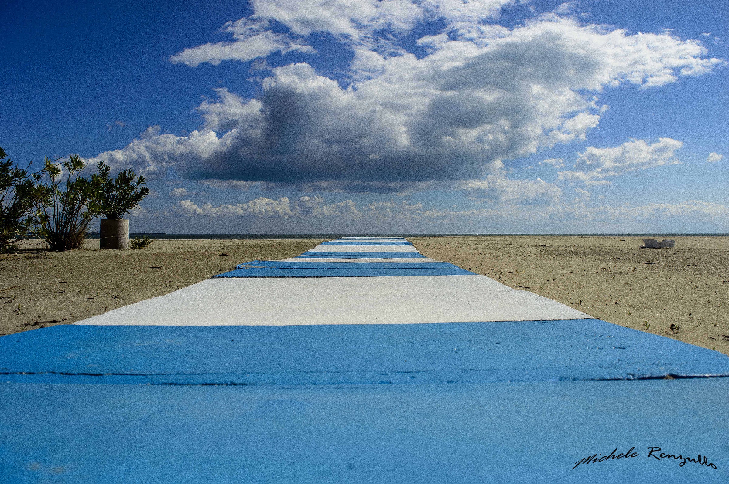 Walkway to the horizon