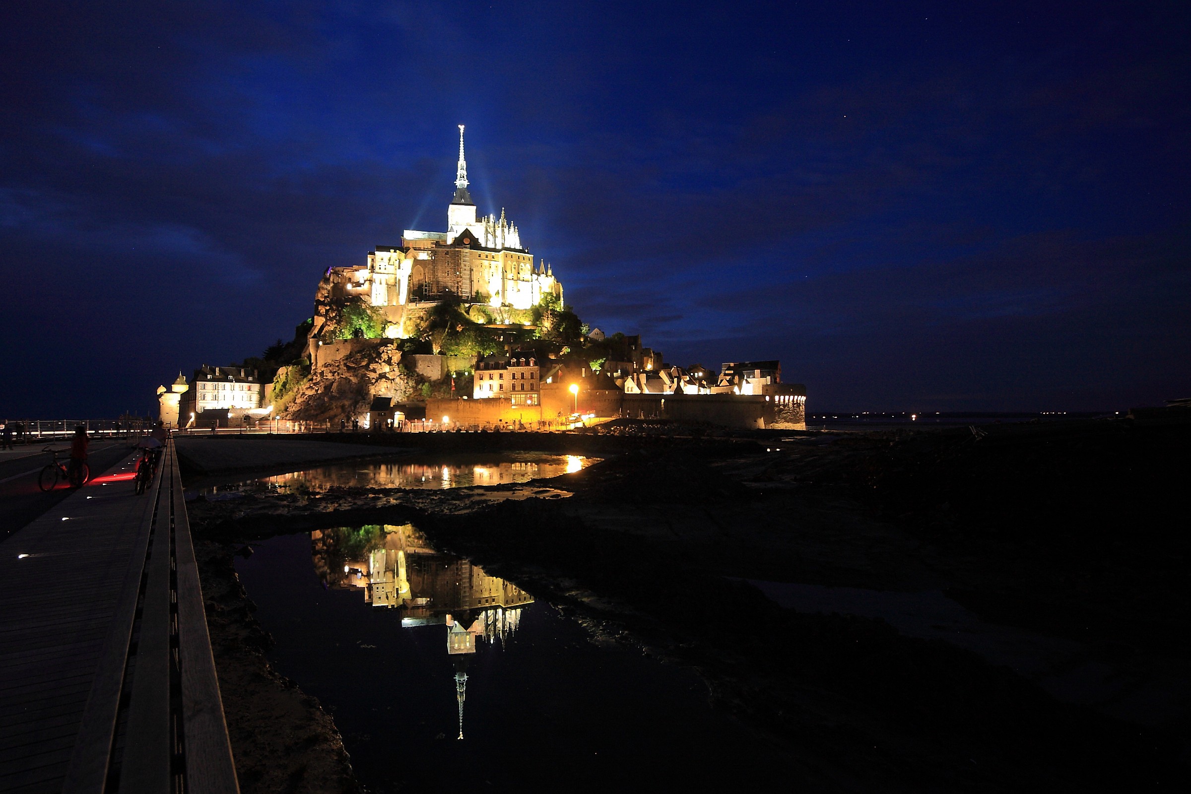 Saint Michel by night