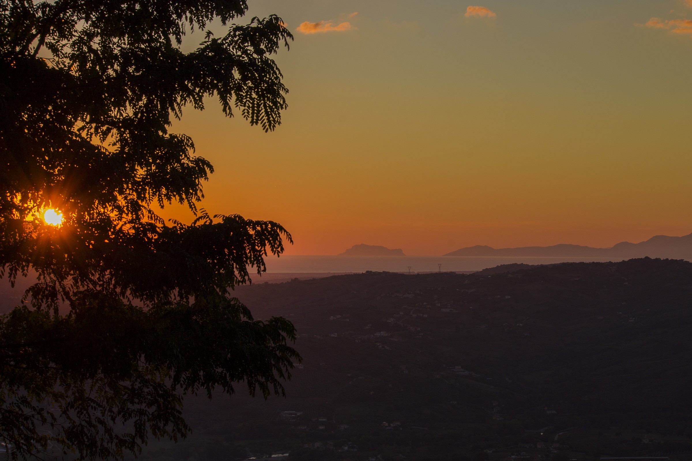 Il golfo di Salerno al tramonto.