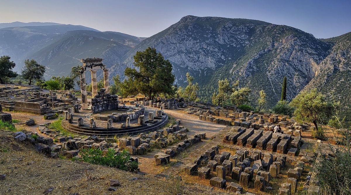 Tholos di Atena Pronaia ~ Delfi