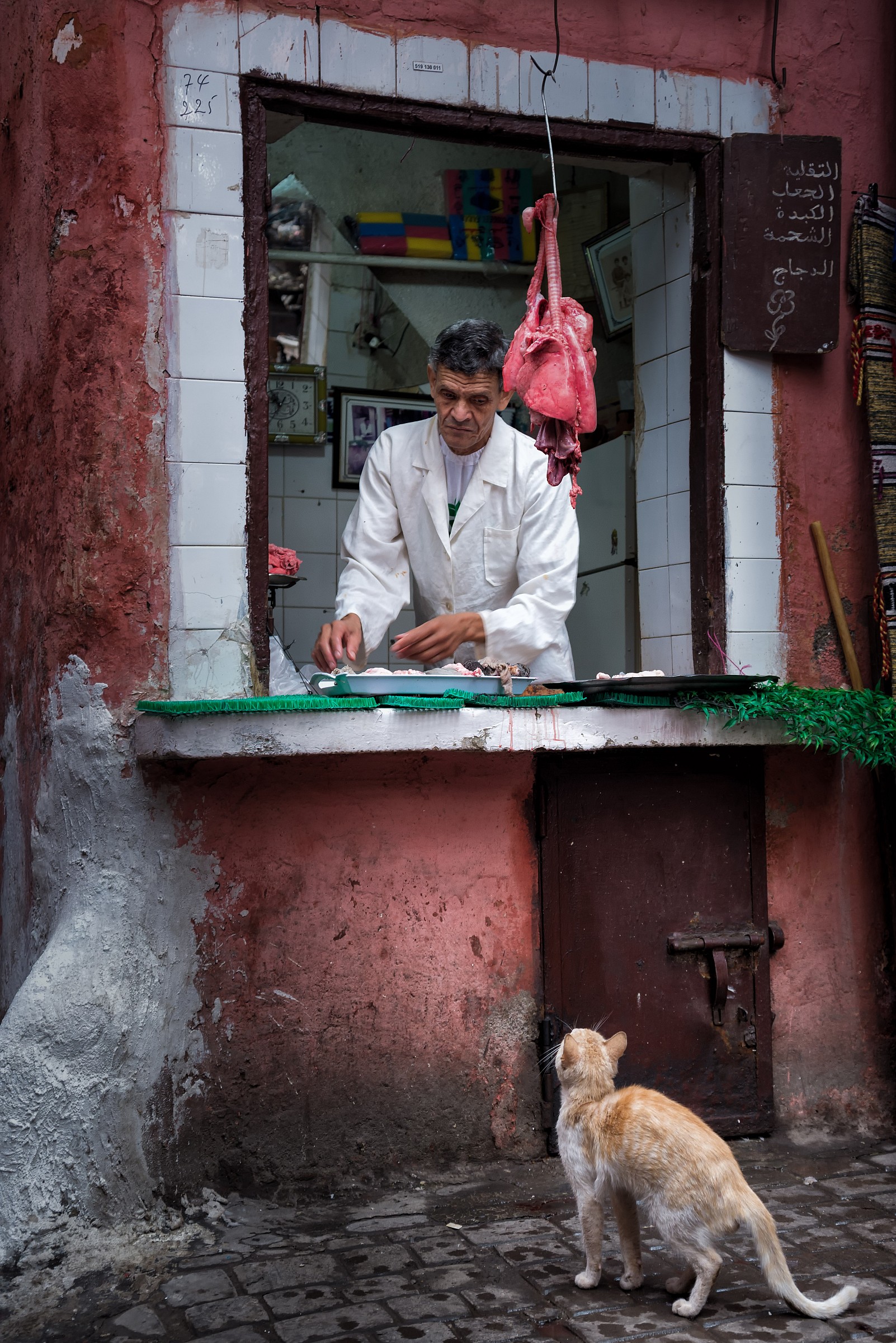 The butcher of the souk (3 hg of minced dog, thank you)