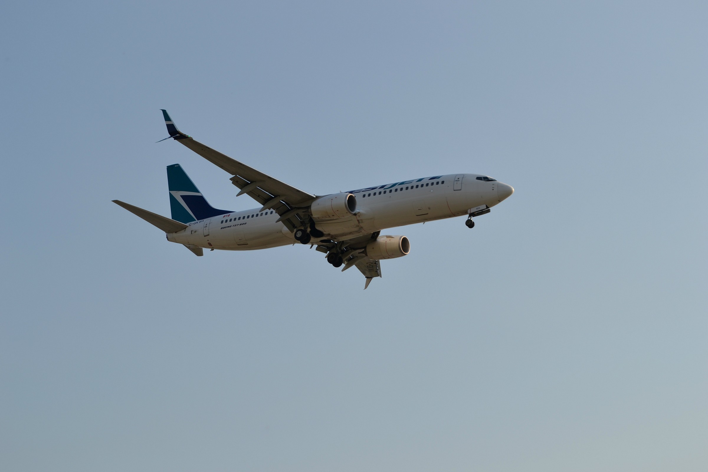 Westjet b737800 with Sharklets