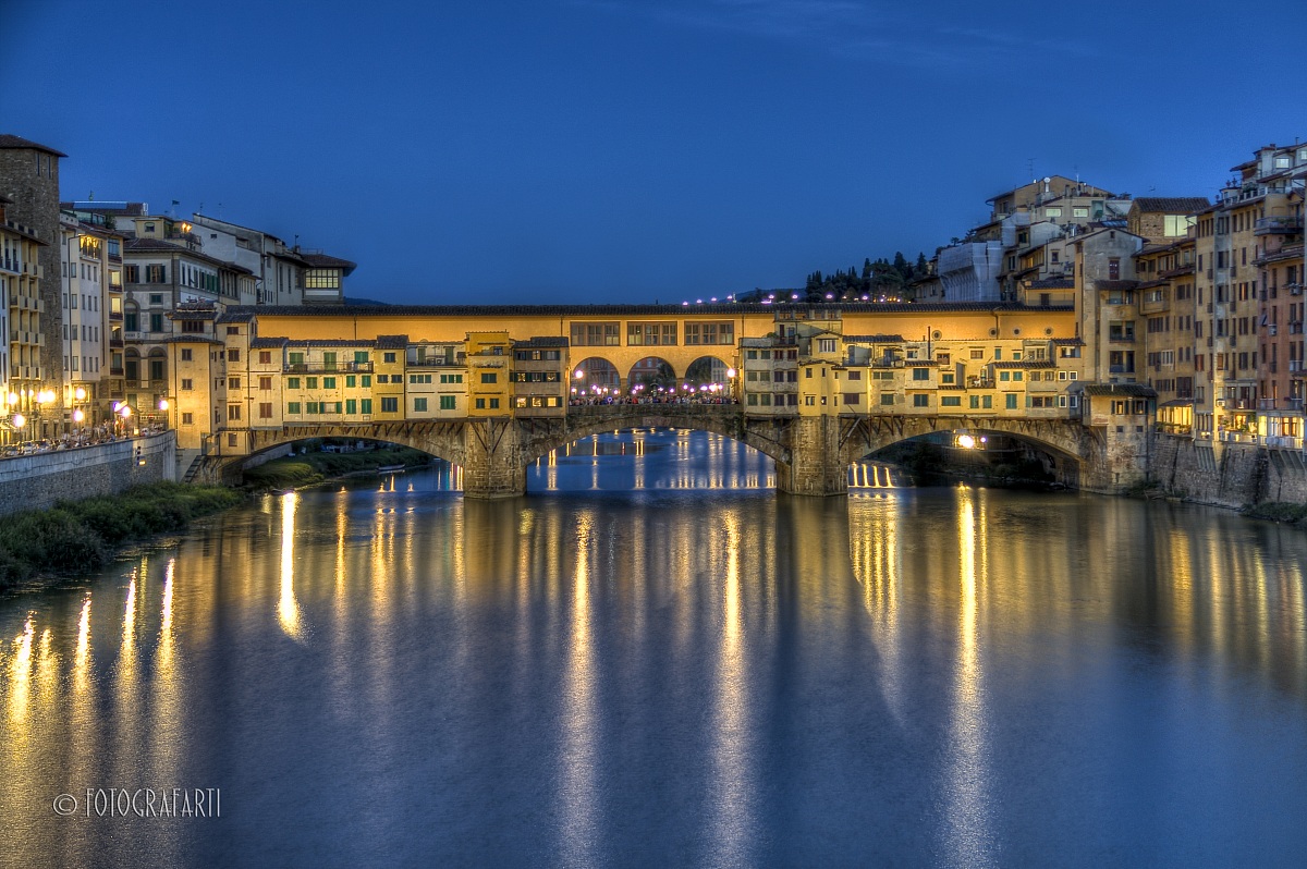 sull'arno d'argento si specchia il firmamento...