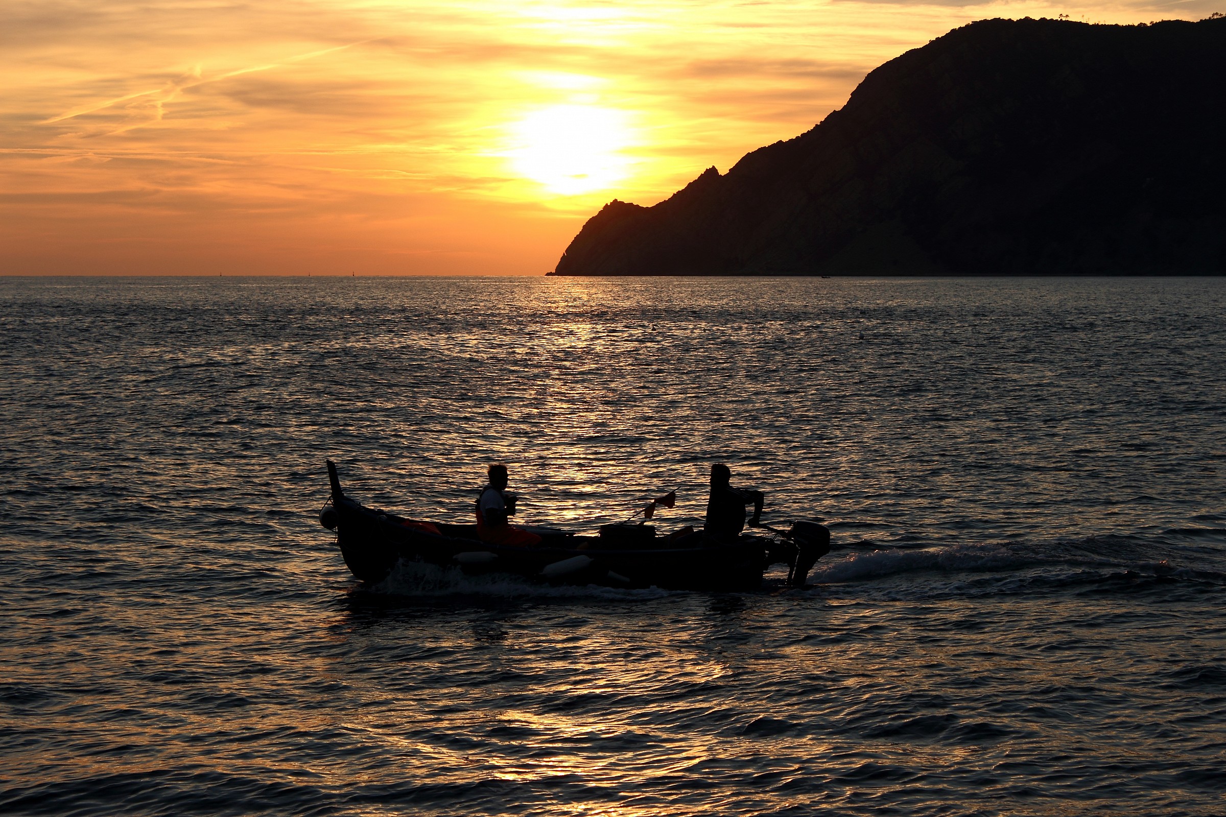 In barca al tramonto