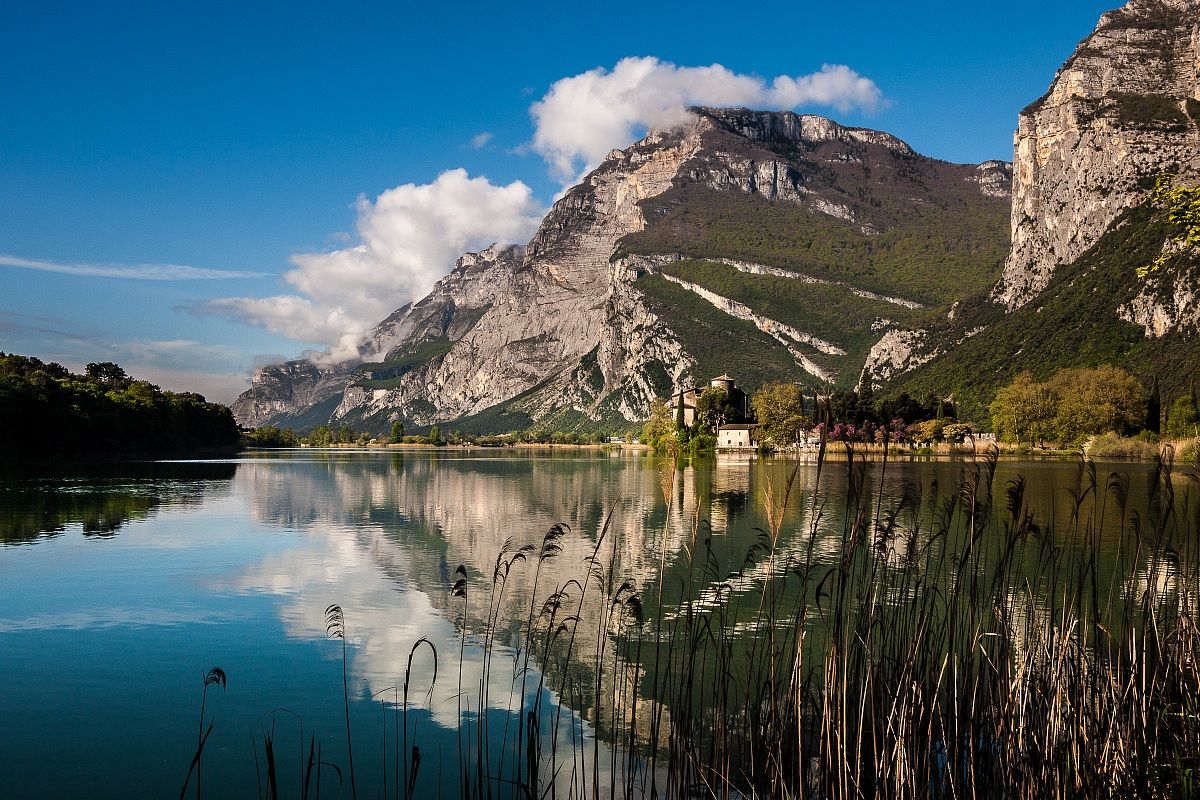 Sole d'aprile su Toblino