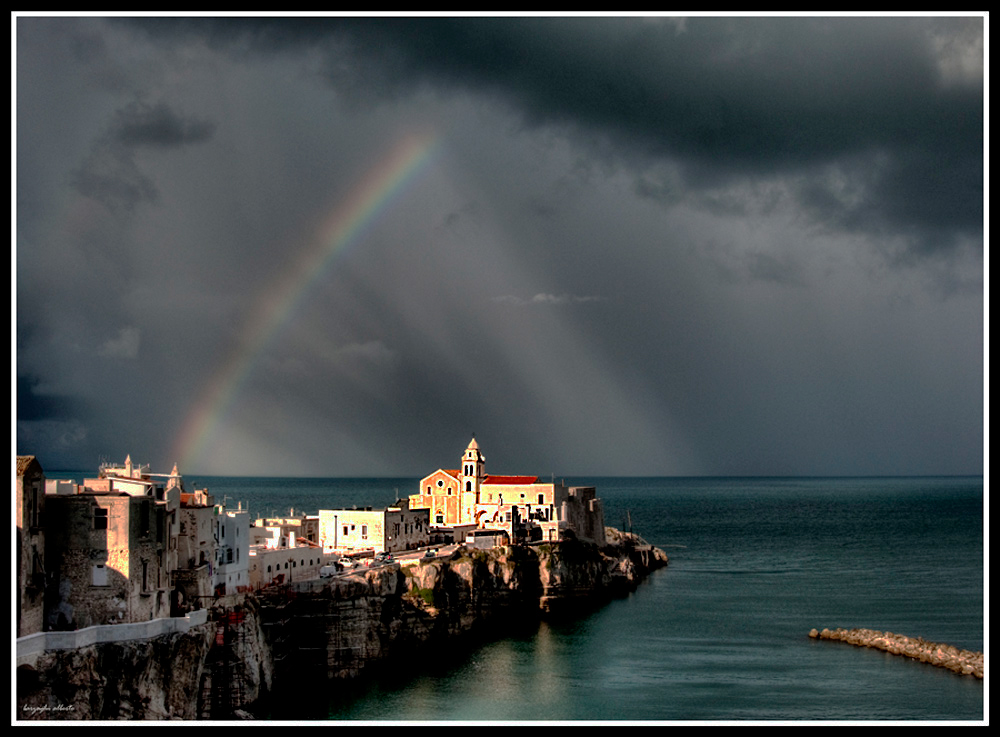 arcobaleno sul mare