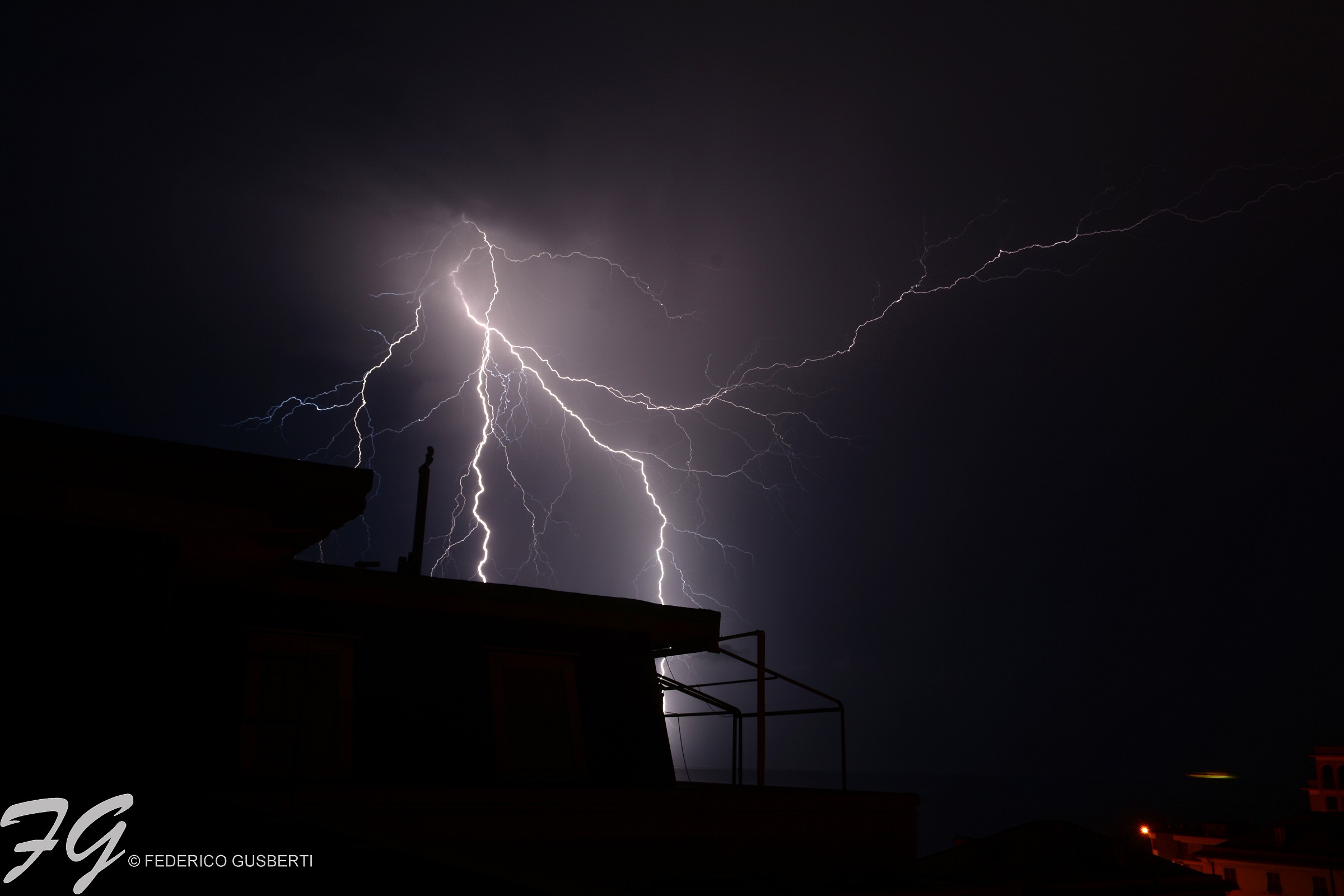 Fulmine sulla città