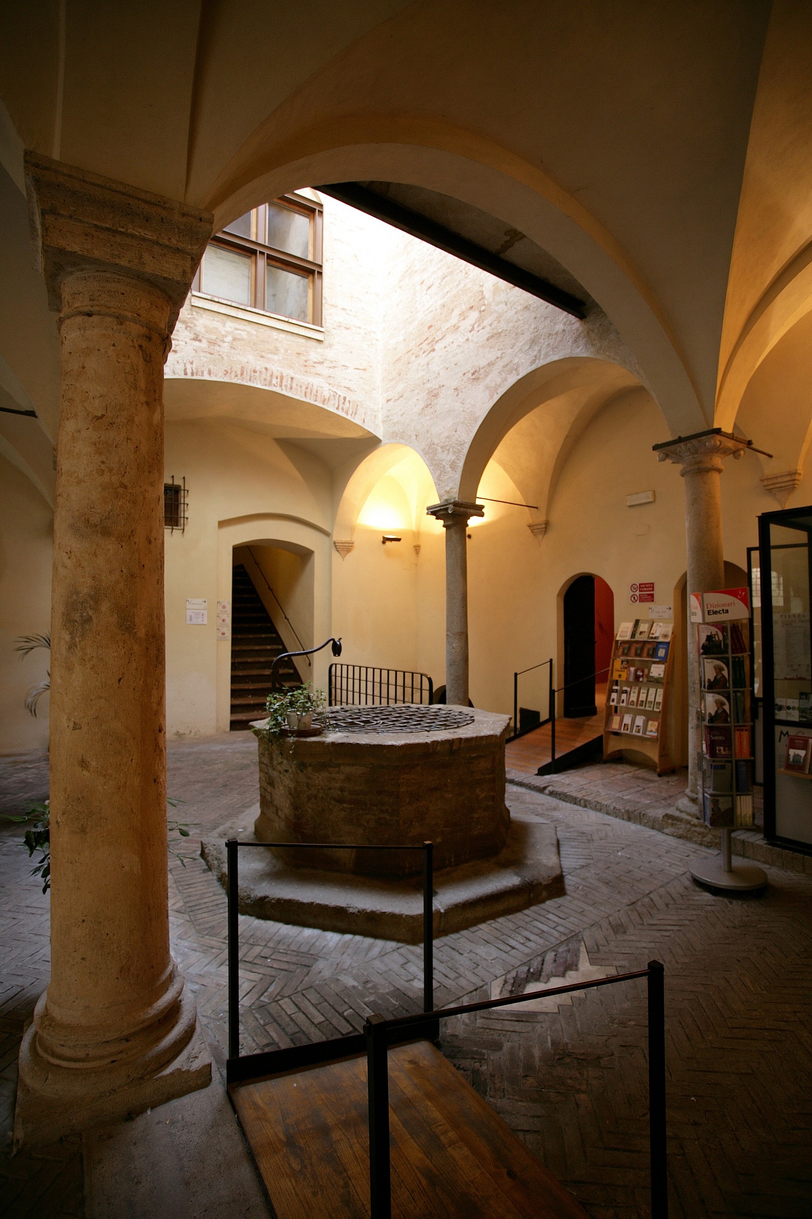 Pienza (Siena), cortile