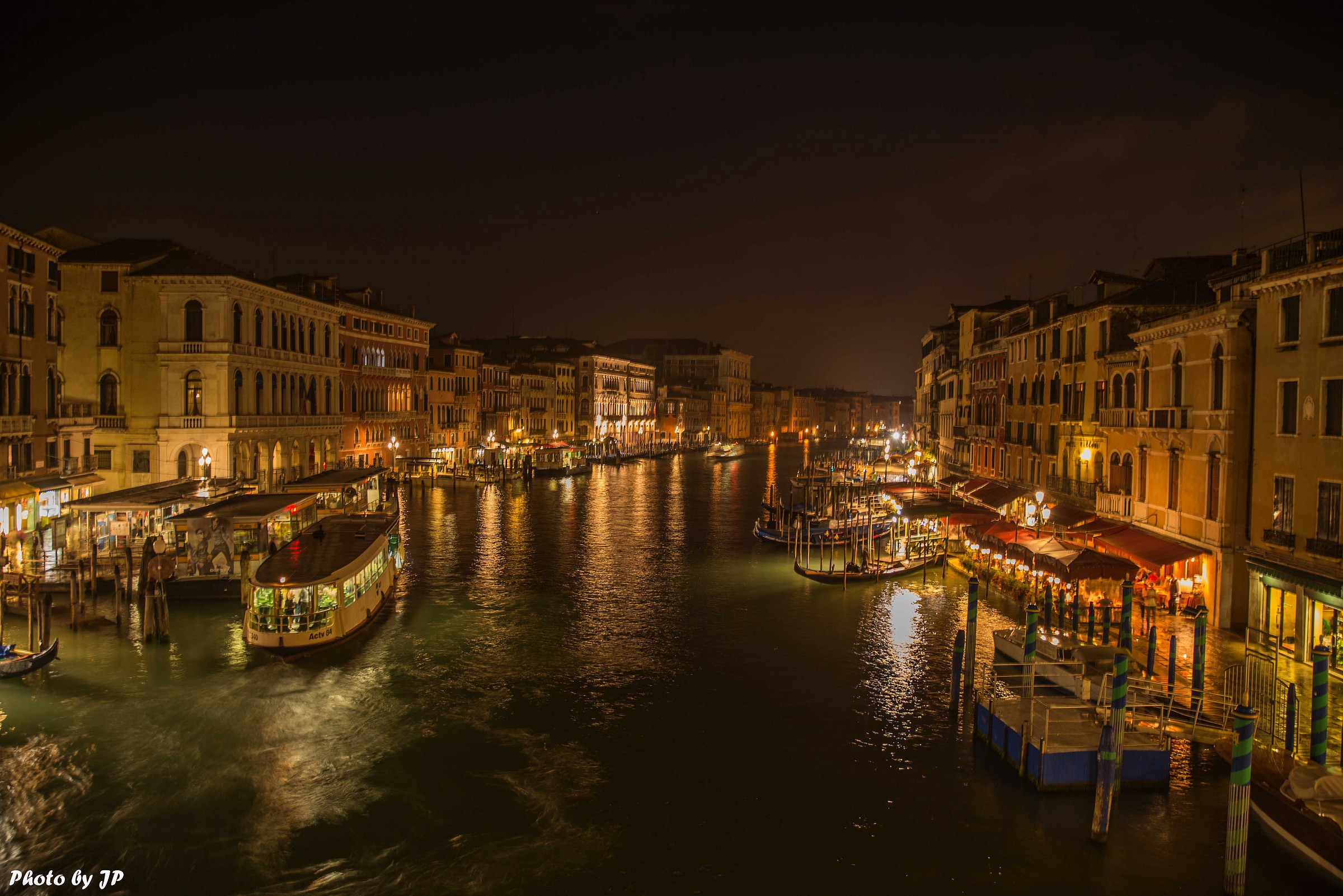 Veduta sul Canal grande dal ponte di Rialto