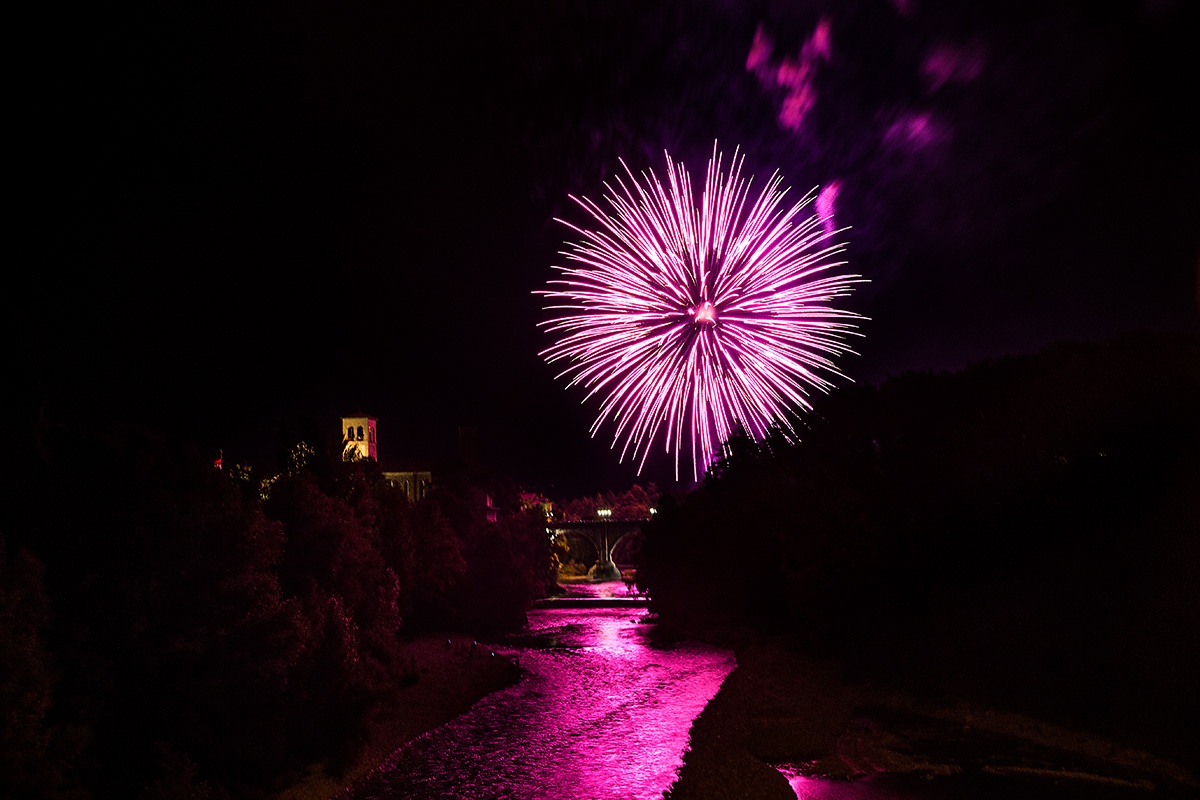 Fuochi sul ponte del Diavolo