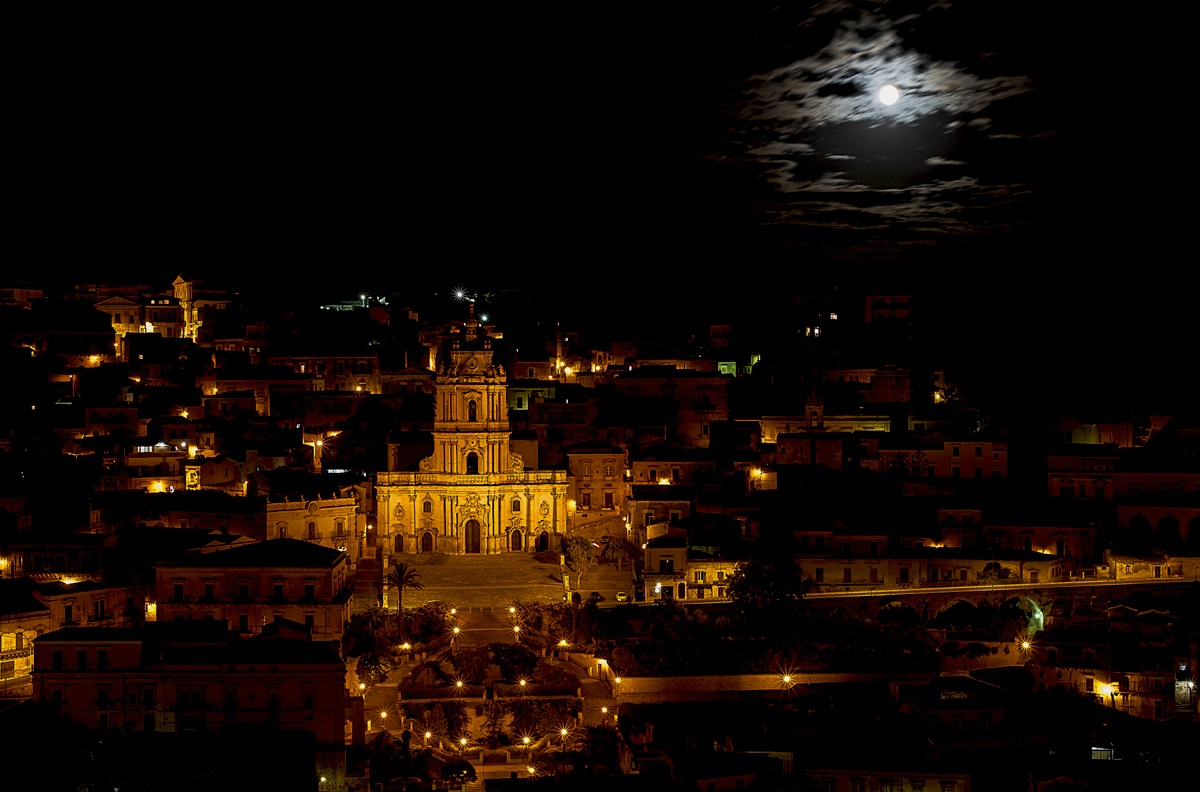 Modica by night