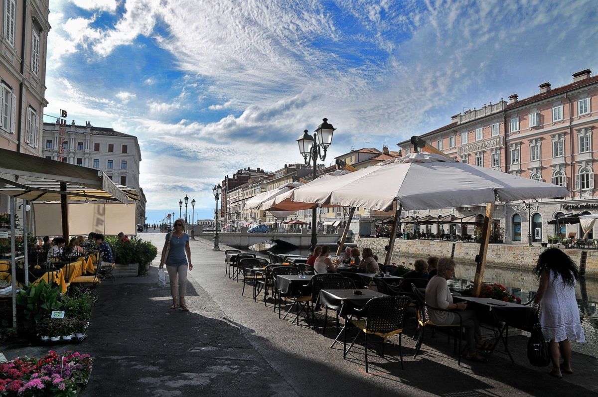 walking trieste